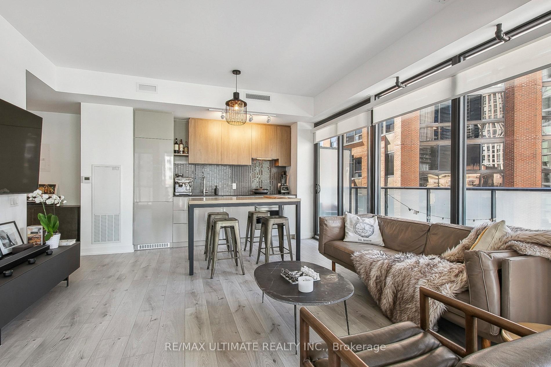 Photo 11 of Unit 601, 161 Roehampton Avenue, Toronto, Mount Pleasant West — HOMEH