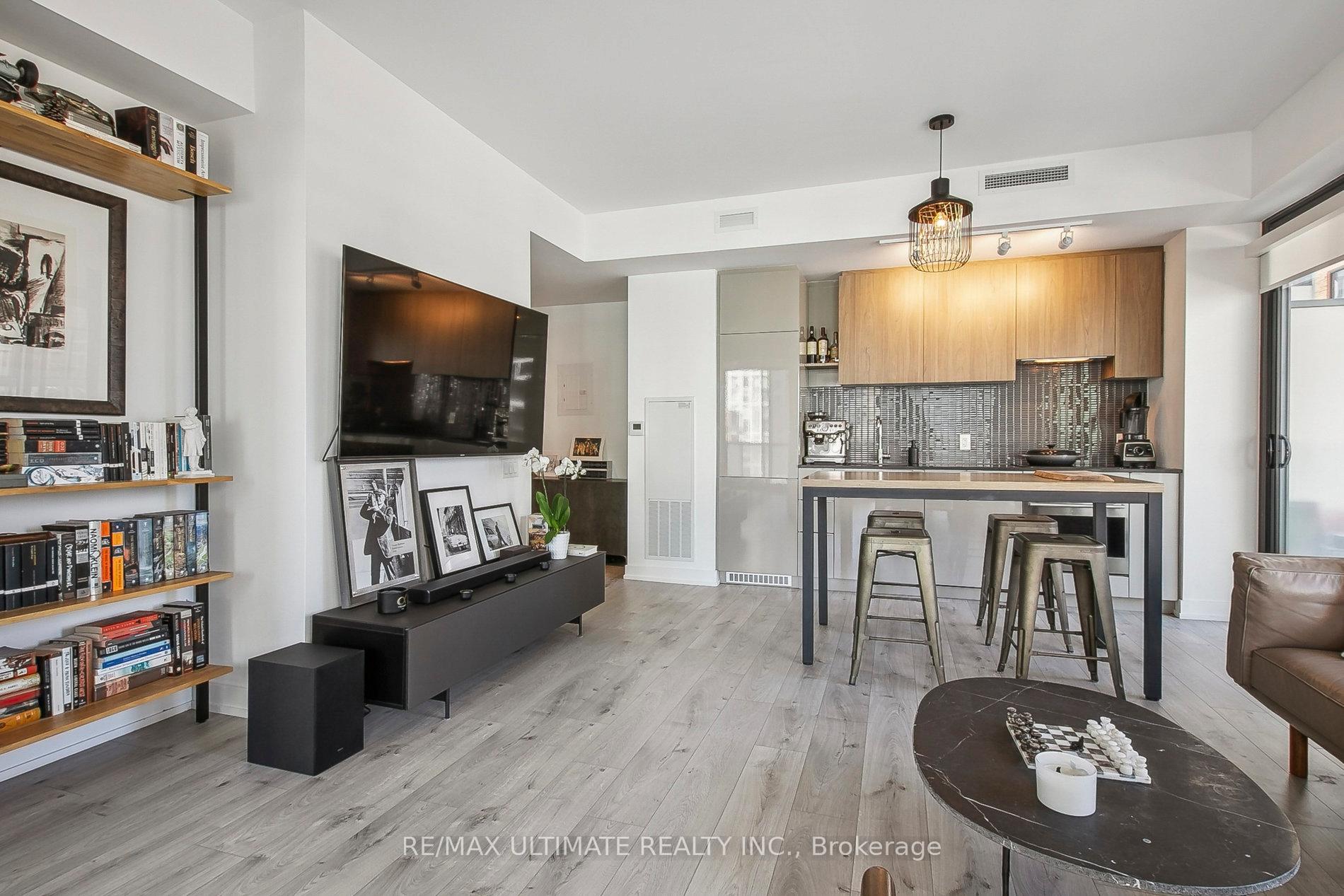 Photo 15 of Unit 601, 161 Roehampton Avenue, Toronto, Mount Pleasant West — HOMEH