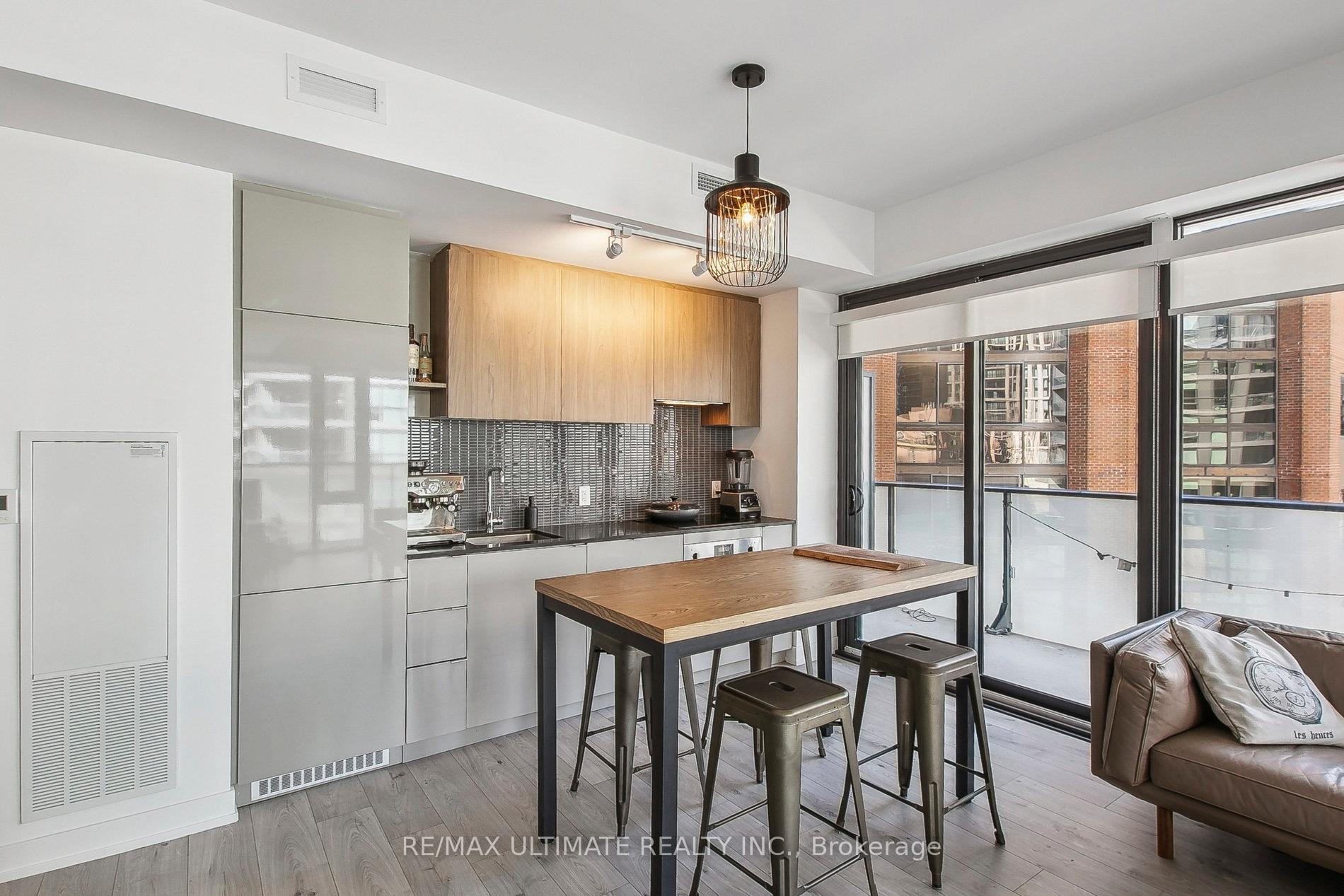 Photo 22 of Unit 601, 161 Roehampton Avenue, Toronto, Mount Pleasant West — HOMEH