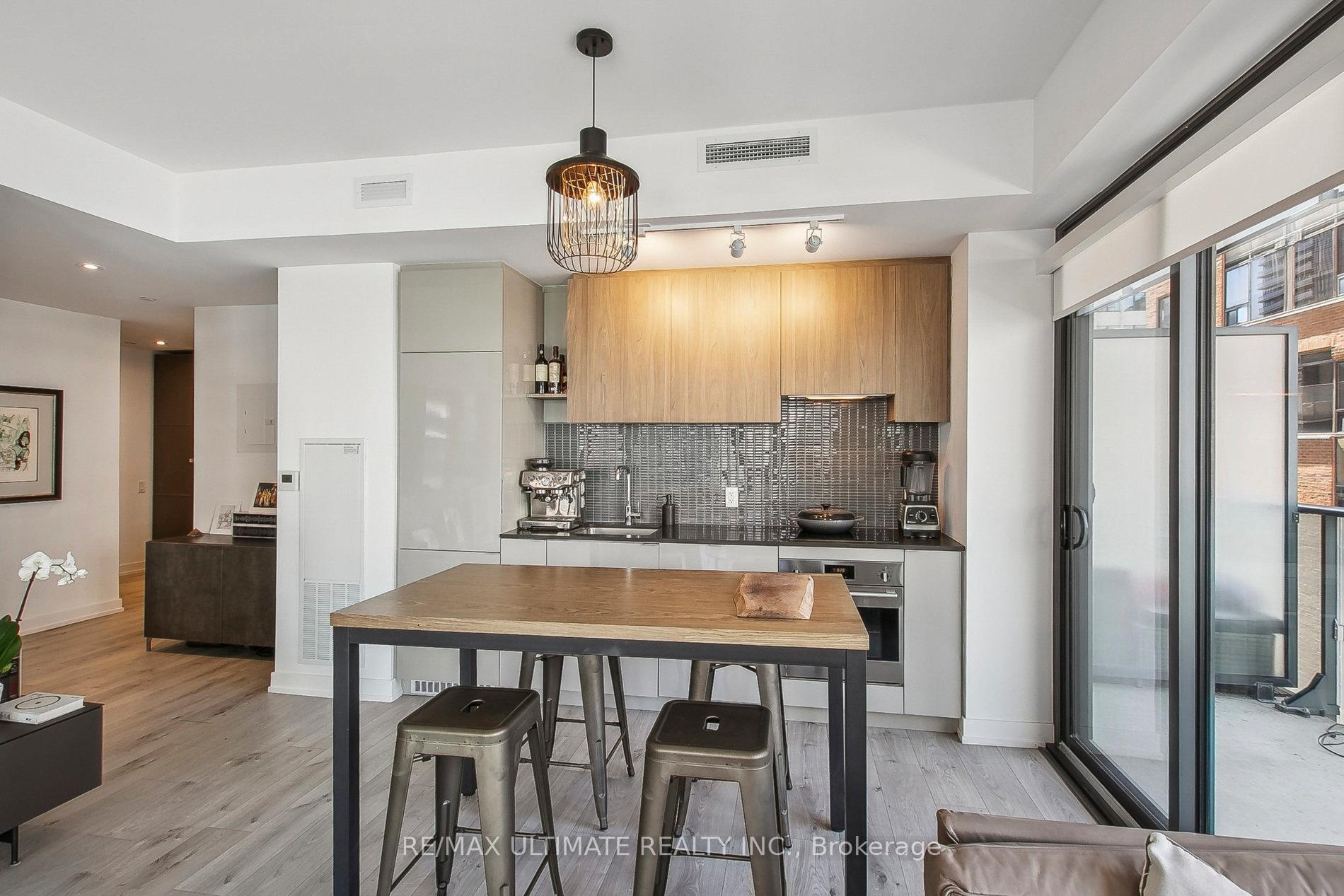 Photo 24 of Unit 601, 161 Roehampton Avenue, Toronto, Mount Pleasant West — HOMEH
