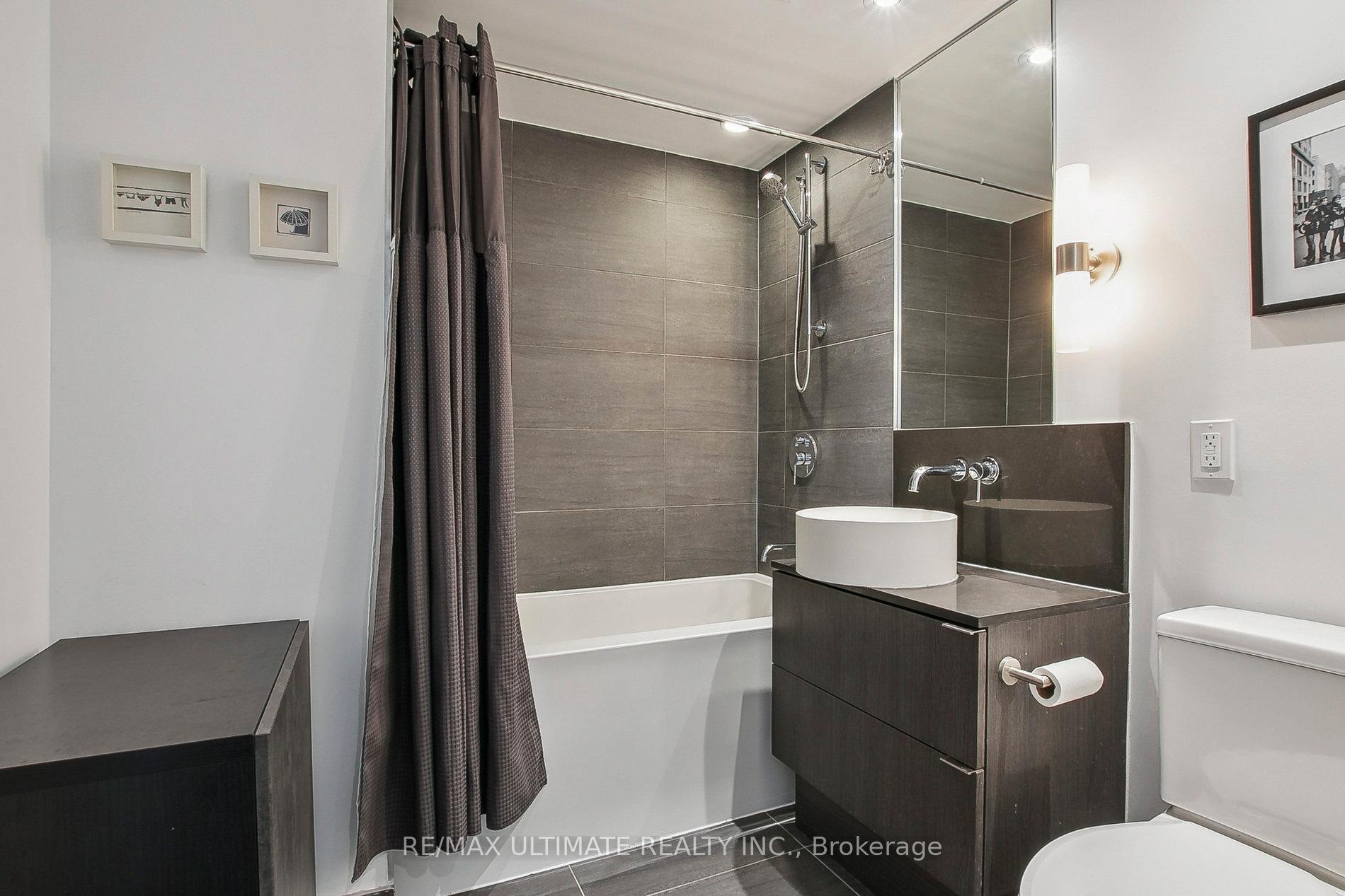 Photo 33 of Unit 601, 161 Roehampton Avenue, Toronto, Mount Pleasant West — HOMEH