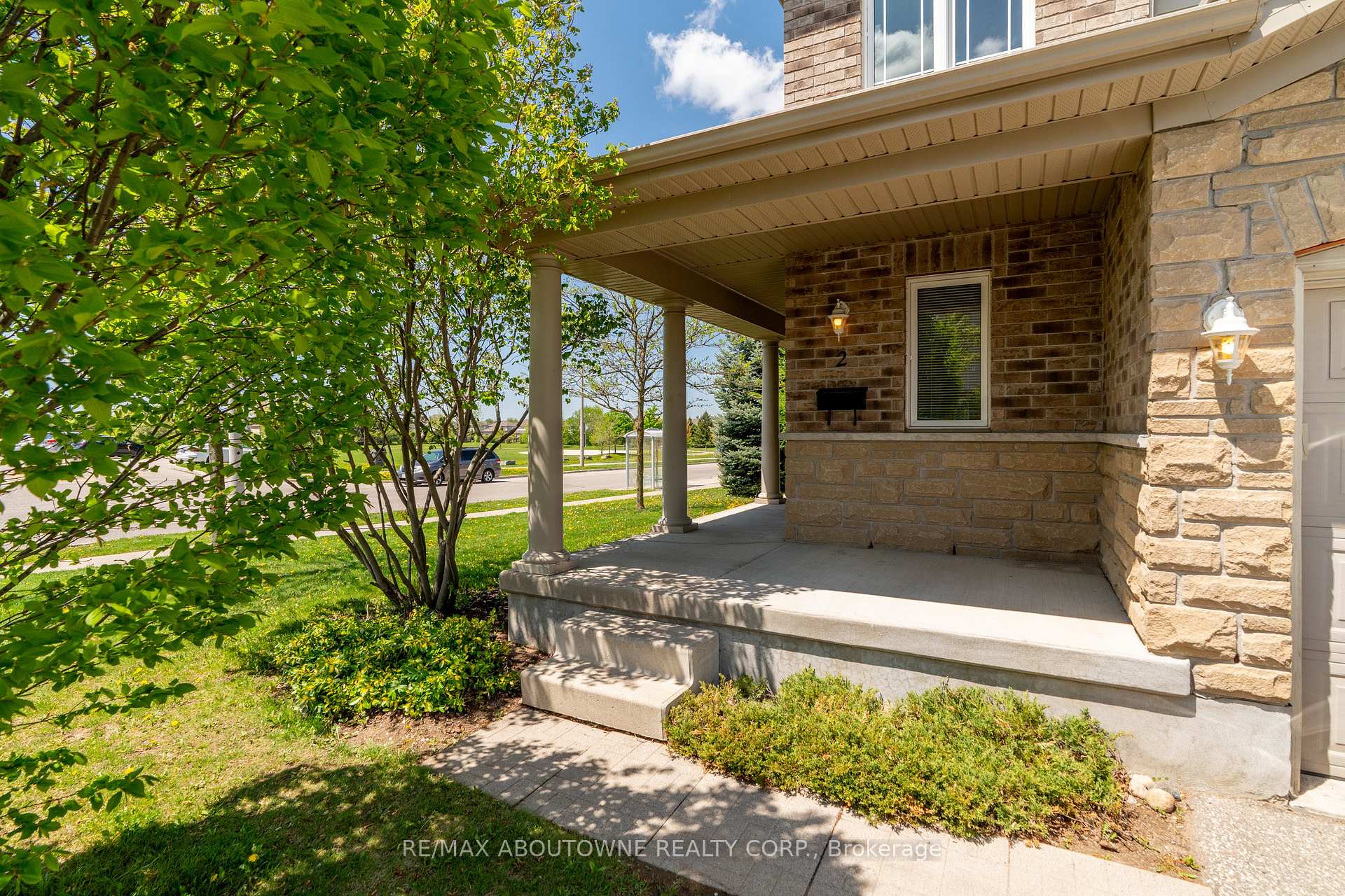 Photo 10 of 2 Lambeth Way, Guelph, Pineridge/Westminster Woods — HOMEH