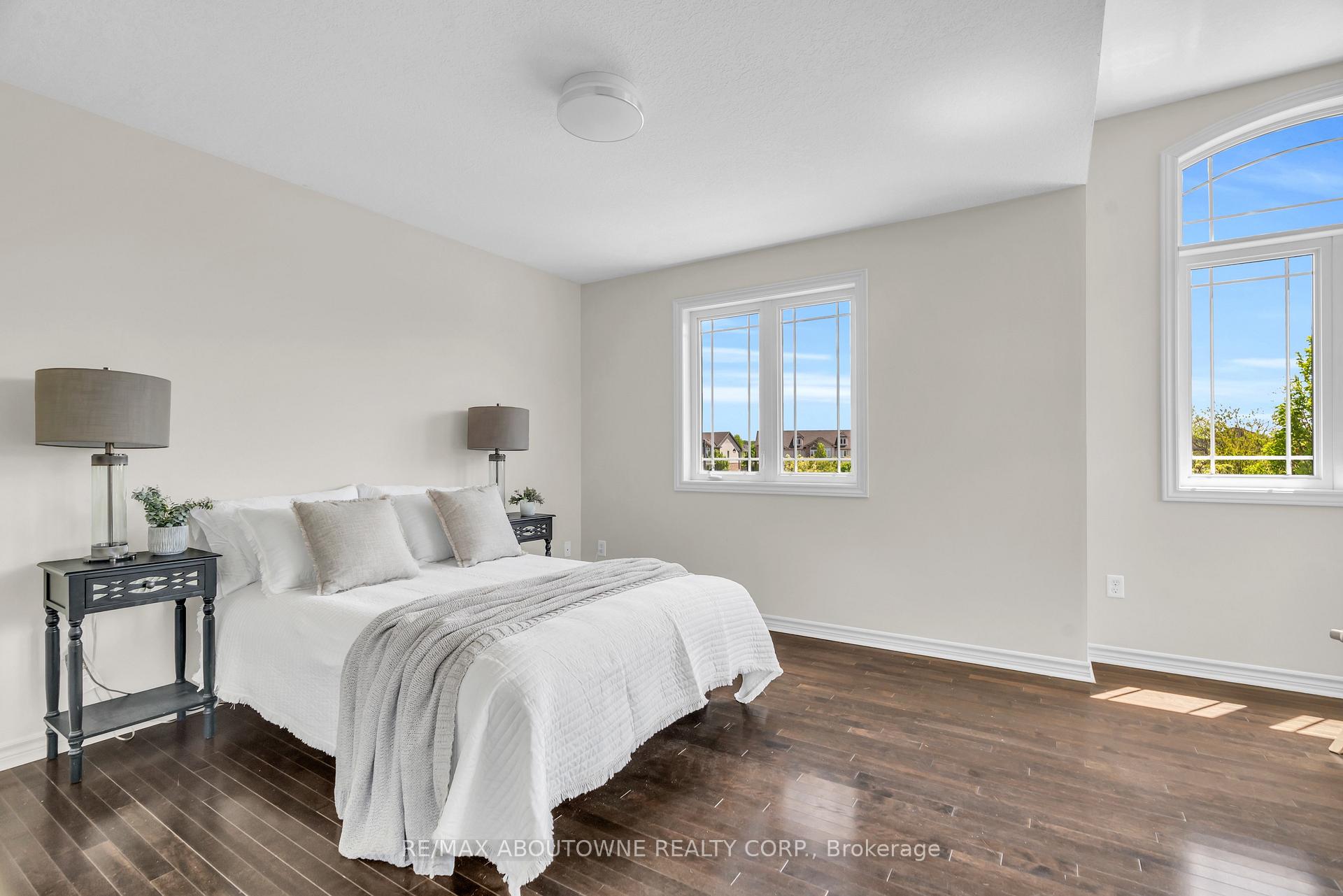Photo 23 of 2 Lambeth Way, Guelph, Pineridge/Westminster Woods — HOMEH