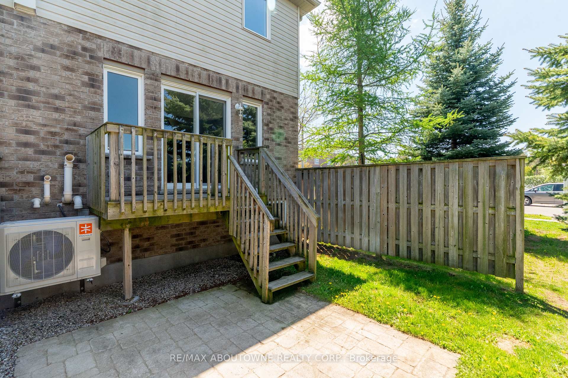 Photo 26 of 2 Lambeth Way, Guelph, Pineridge/Westminster Woods — HOMEH