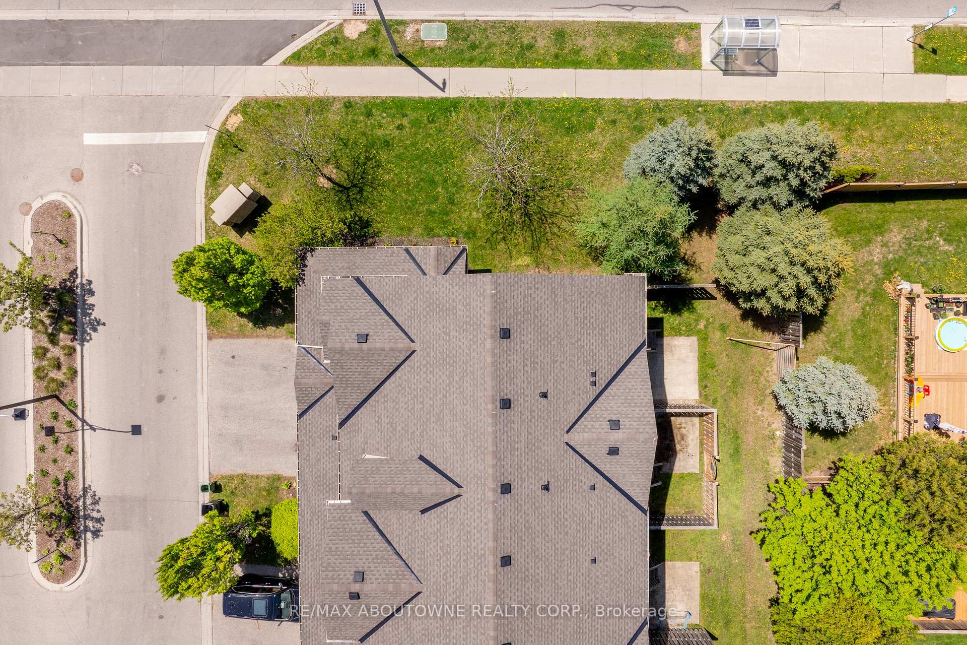 Photo 27 of 2 Lambeth Way, Guelph, Pineridge/Westminster Woods — HOMEH