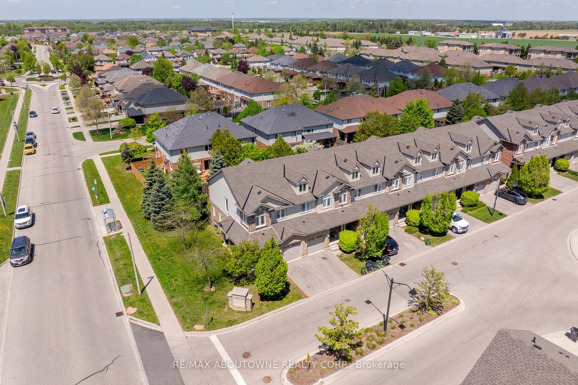 Photo 28 of 2 Lambeth Way, Guelph, Pineridge/Westminster Woods — HOMEH