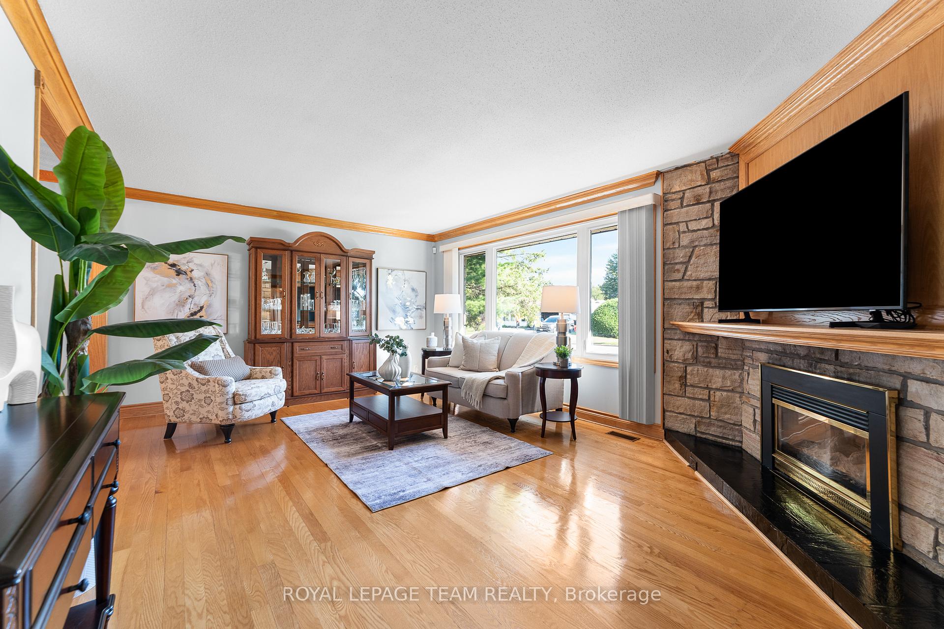 Photo 7 of 1 Stillwater Drive, Ottawa, Crystal Beach — HOMEH