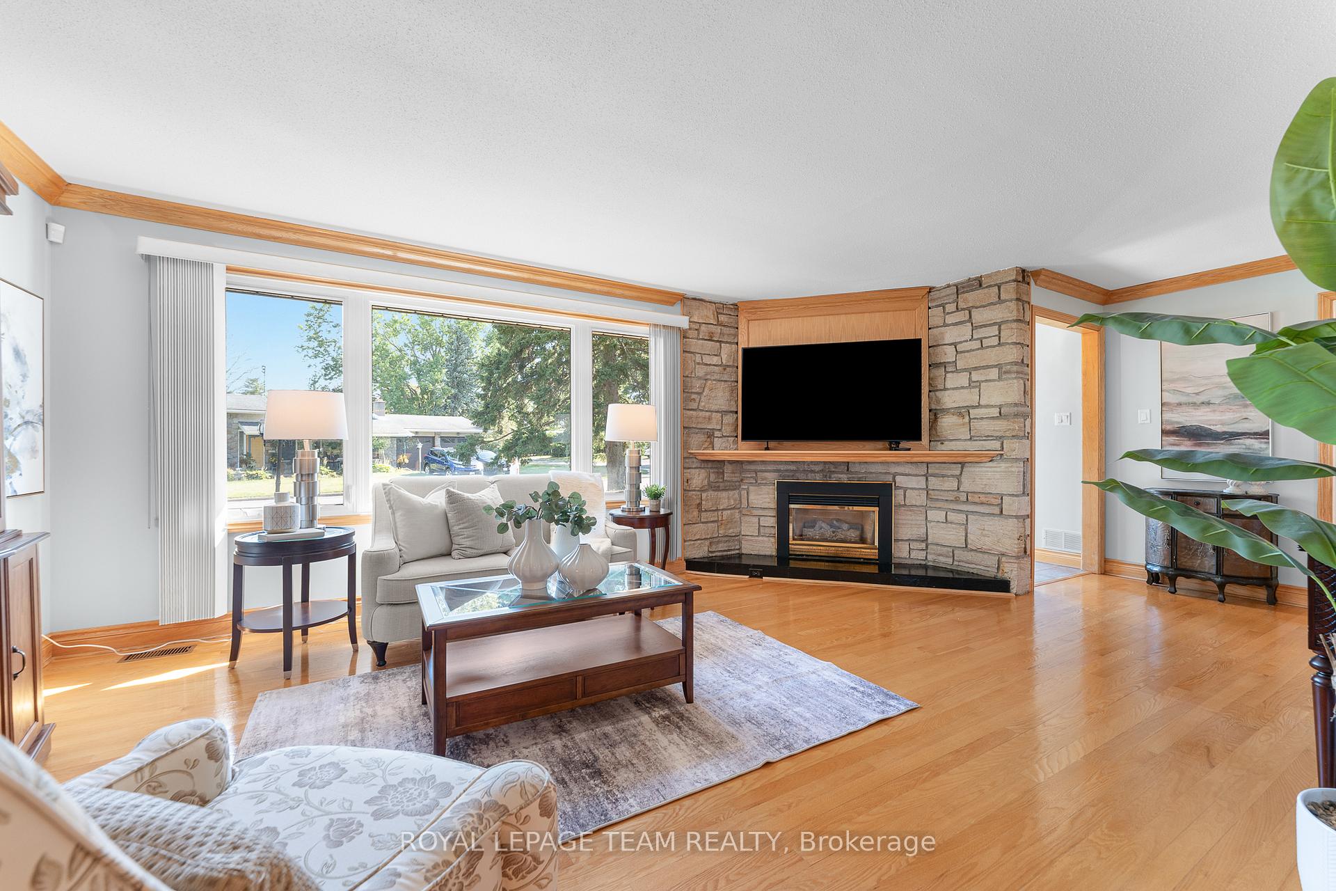 Photo 12 of 1 Stillwater Drive, Ottawa, Crystal Beach — HOMEH