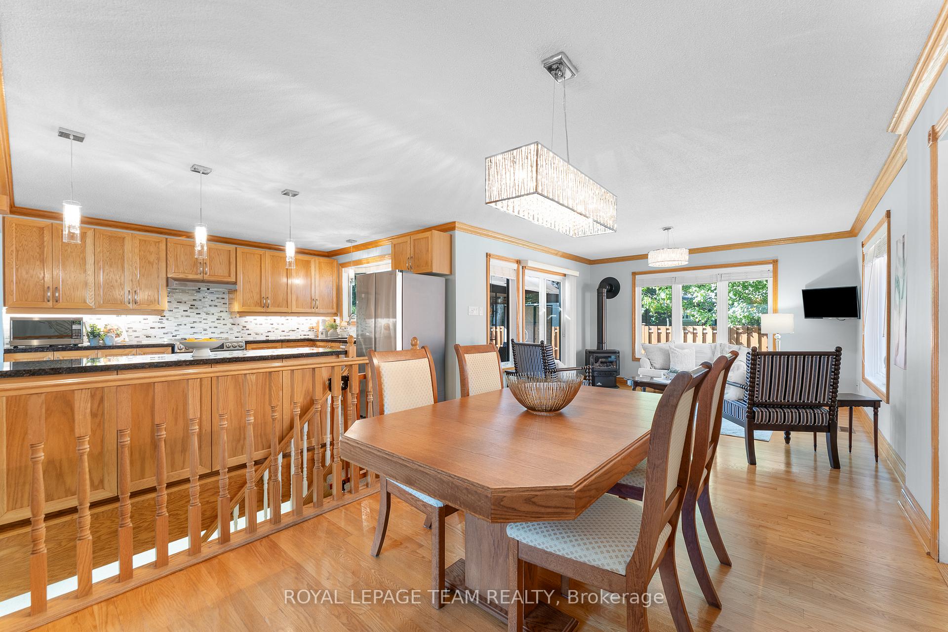 Photo 6 of 1 Stillwater Drive, Ottawa, Crystal Beach — HOMEH