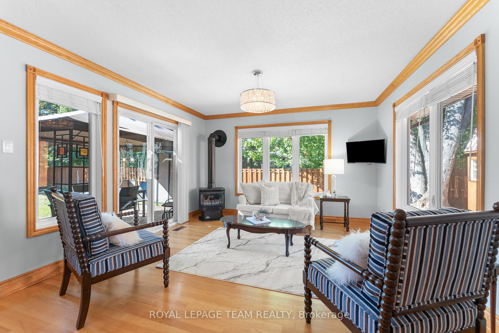 Photo 18 of 1 Stillwater Drive, Ottawa, Crystal Beach — HOMEH