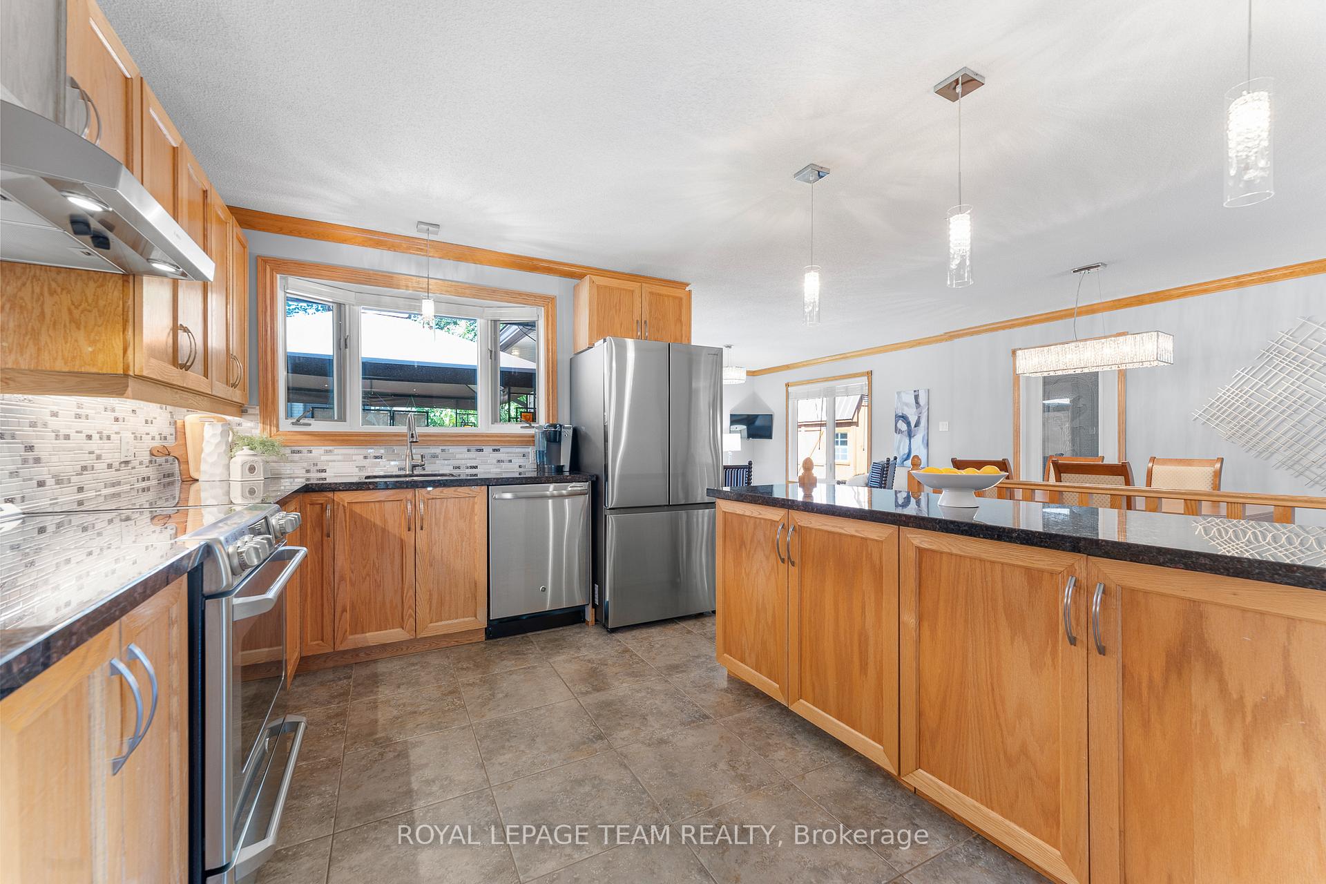 Photo 20 of 1 Stillwater Drive, Ottawa, Crystal Beach — HOMEH