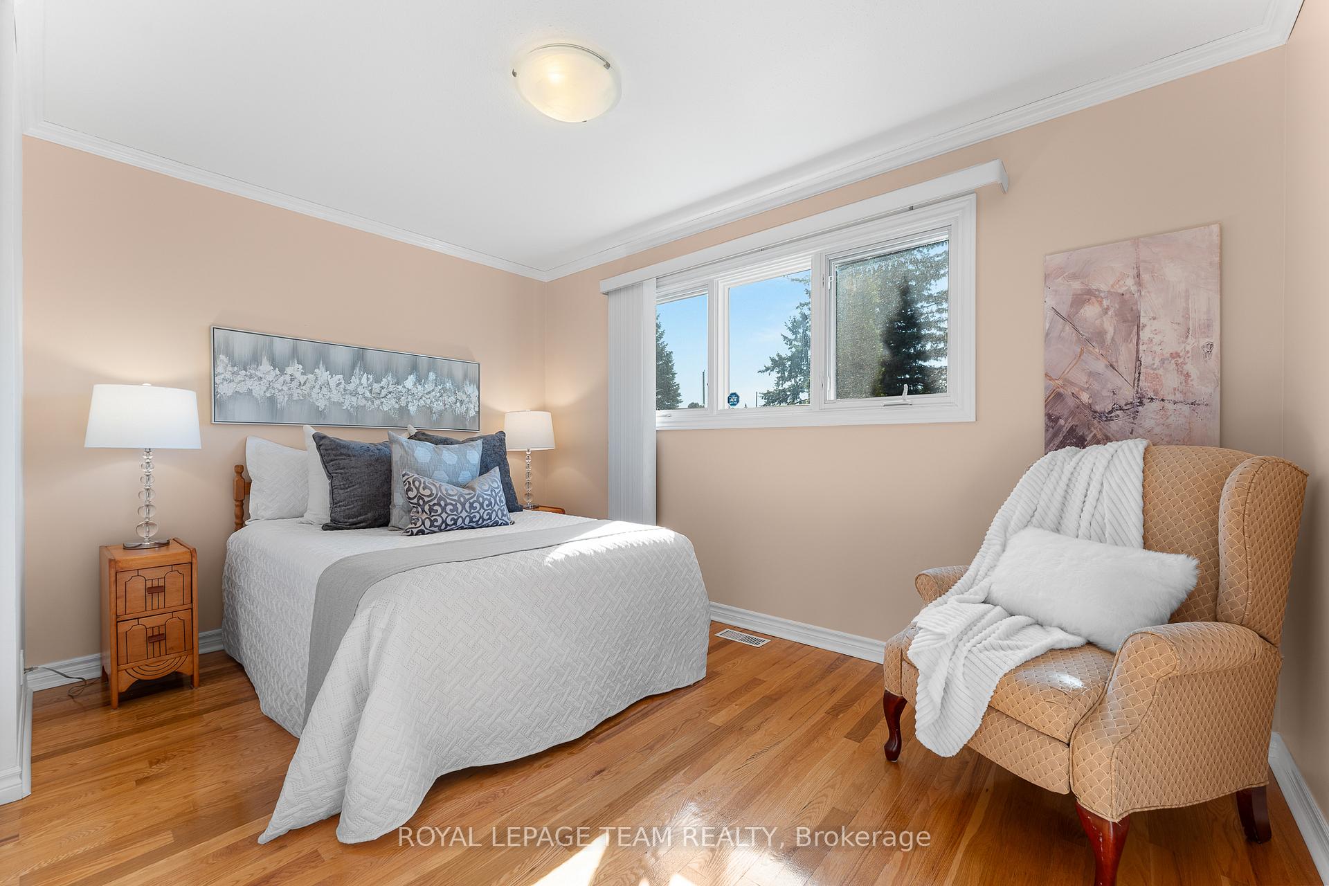 Photo 25 of 1 Stillwater Drive, Ottawa, Crystal Beach — HOMEH