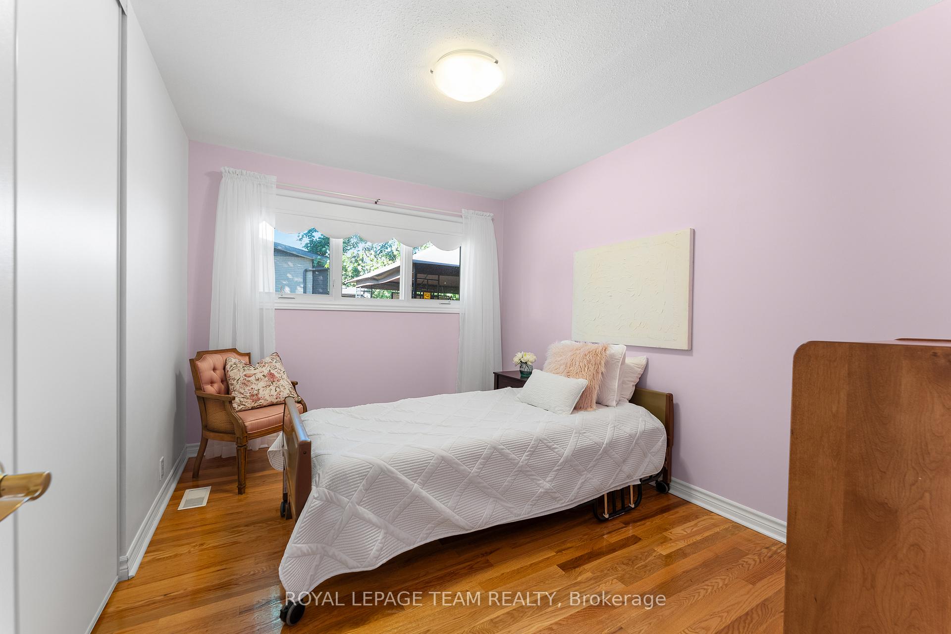 Photo 21 of 1 Stillwater Drive, Ottawa, Crystal Beach — HOMEH