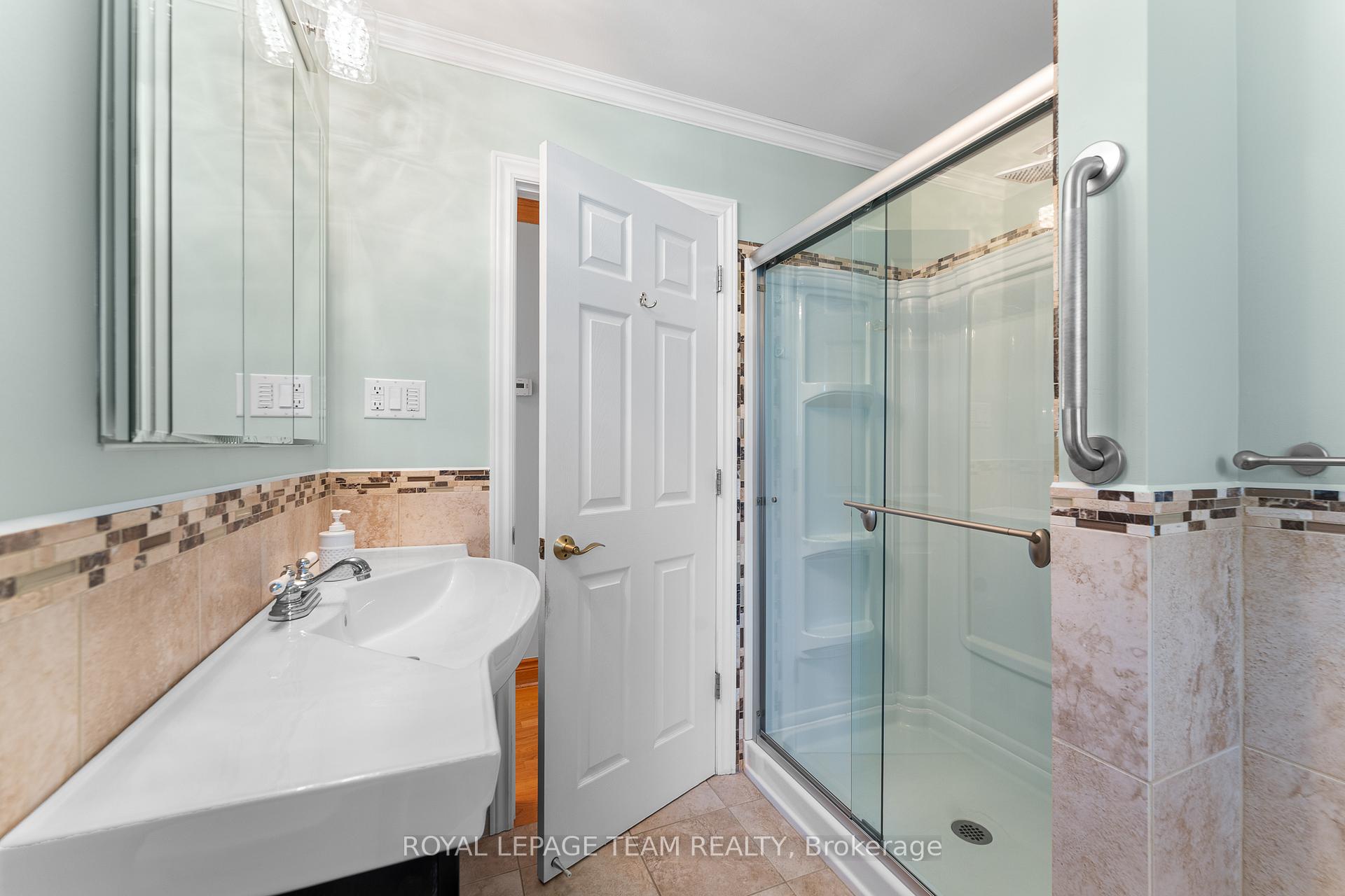 Photo 29 of 1 Stillwater Drive, Ottawa, Crystal Beach — HOMEH