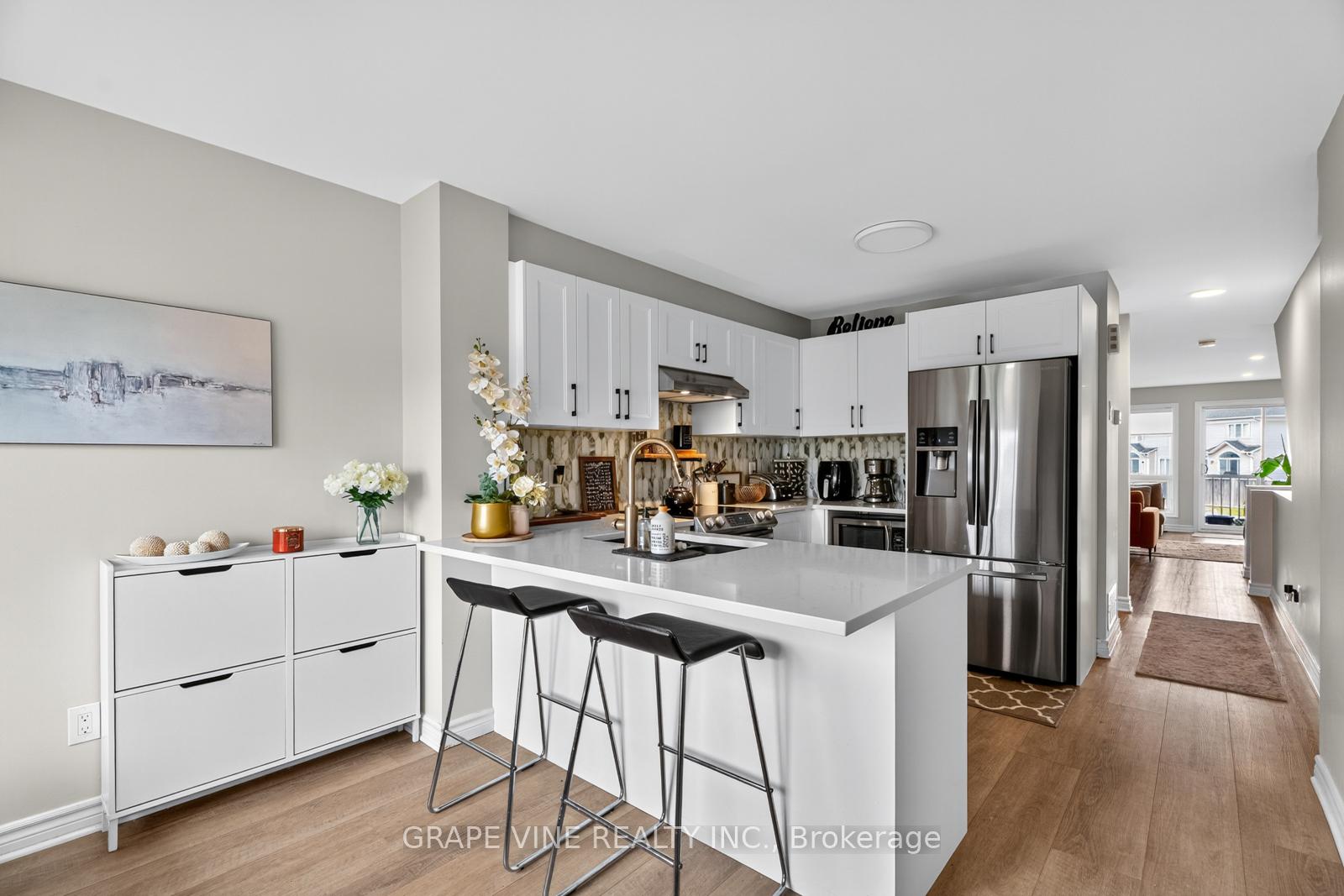 Photo 4 of 553 Lakeridge Drive, Ottawa, Avalon East — HOMEH