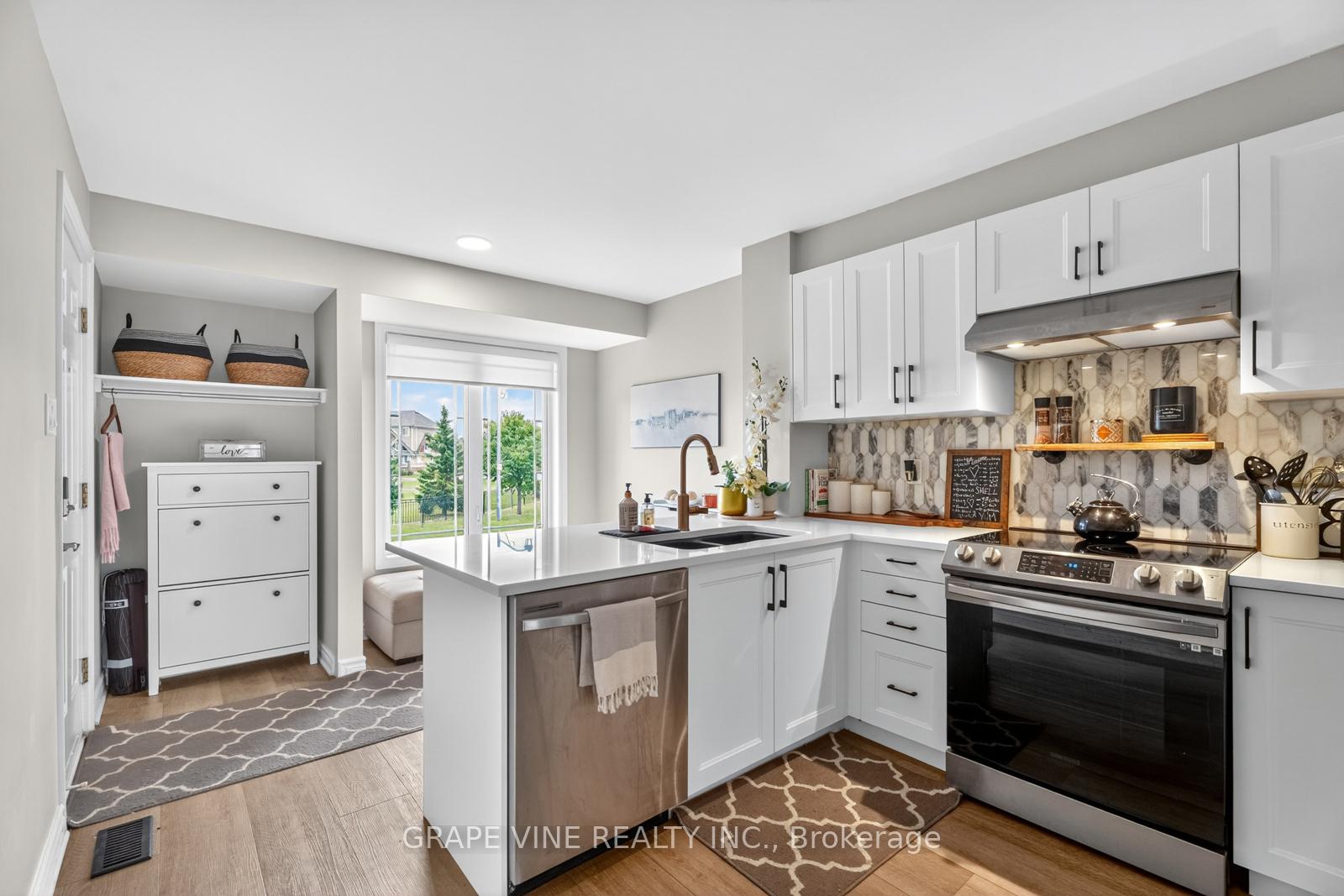 Photo 7 of 553 Lakeridge Drive, Ottawa, Avalon East — HOMEH
