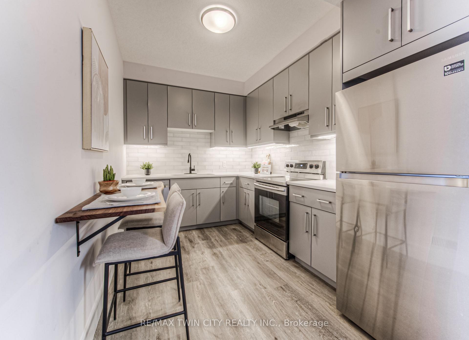 Photo 6 of Unit 10, 54 Bridge Street W, Kitchener — HOMEH