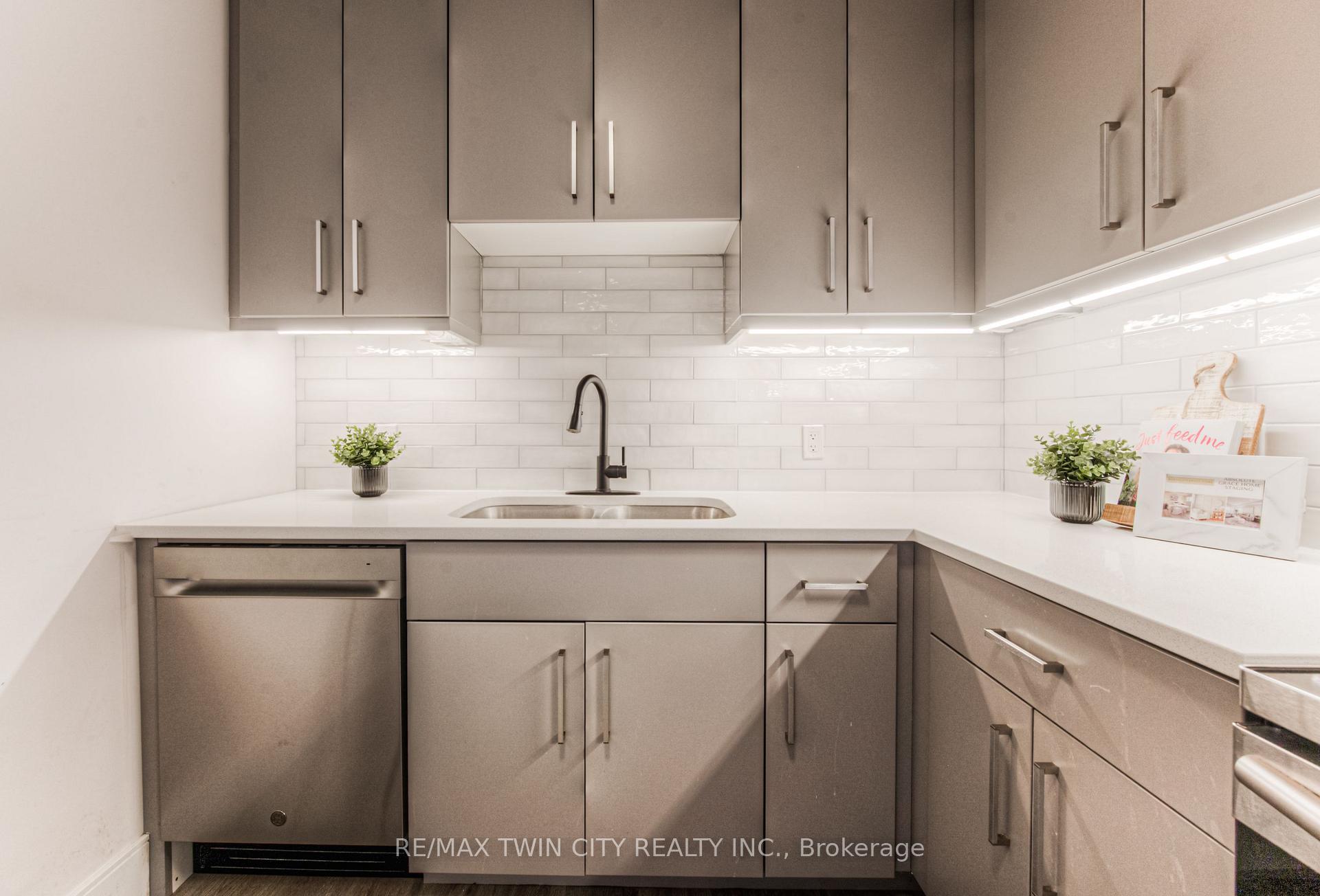 Photo 9 of Unit 10, 54 Bridge Street W, Kitchener — HOMEH