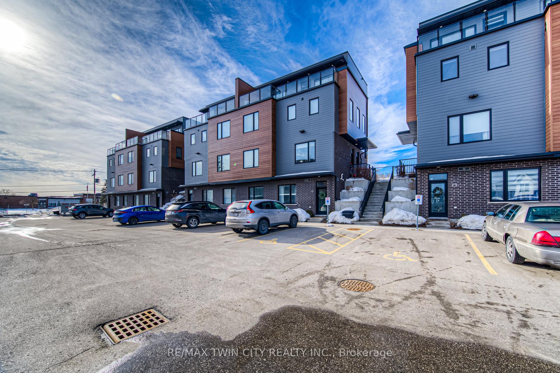 Photo 26 of Unit 10, 54 Bridge Street W, Kitchener — HOMEH