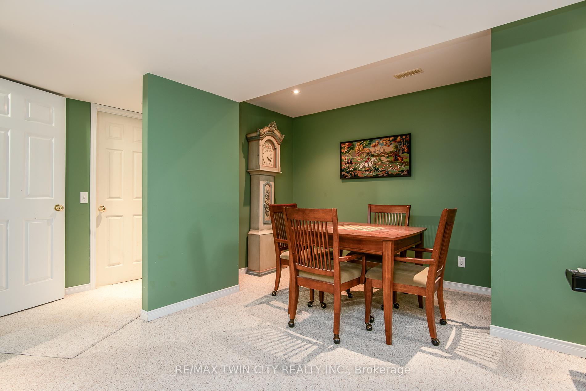 Photo 4 of Unit 21, 545 Laurelwood Drive, Waterloo — HOMEH
