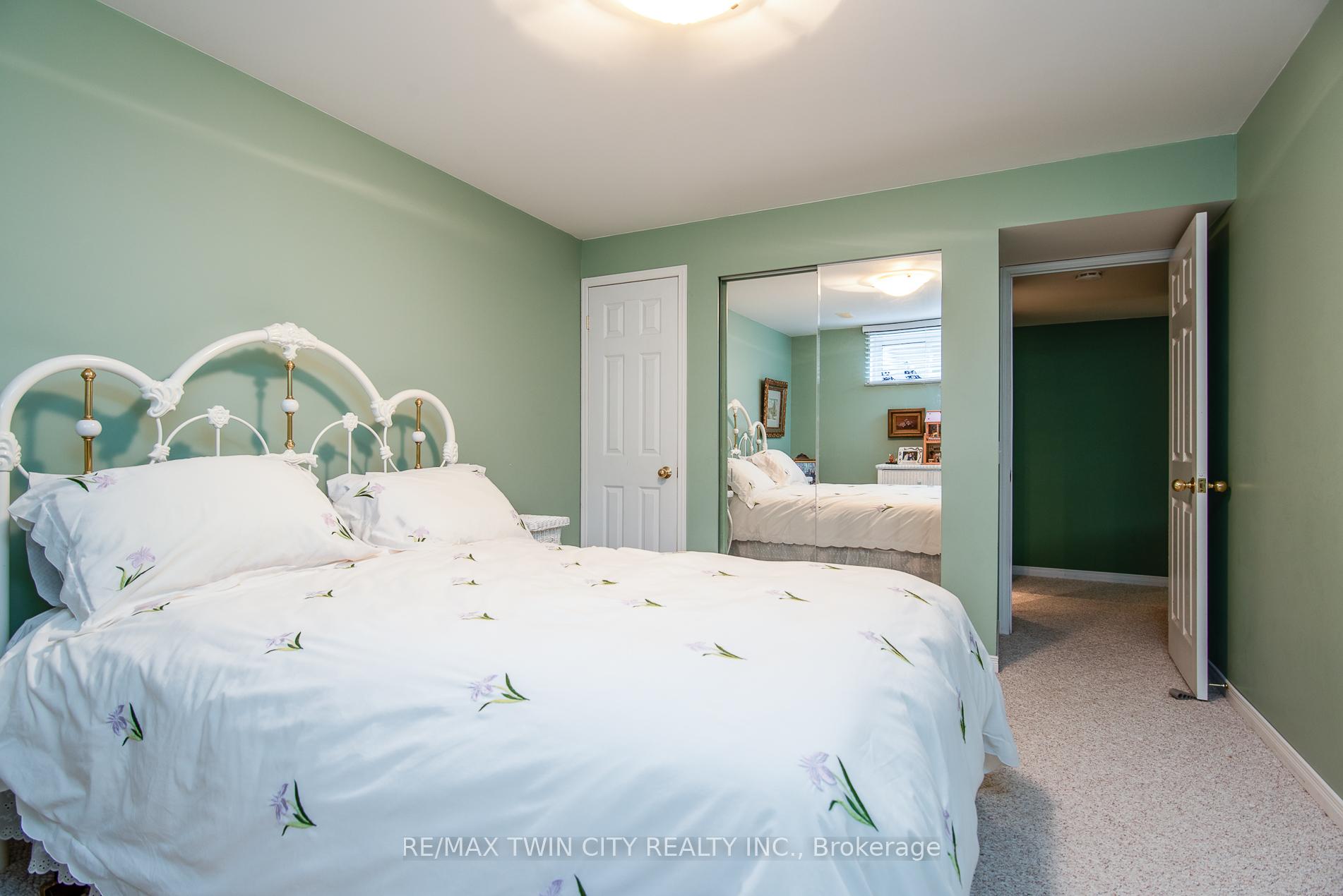 Photo 8 of Unit 21, 545 Laurelwood Drive, Waterloo — HOMEH