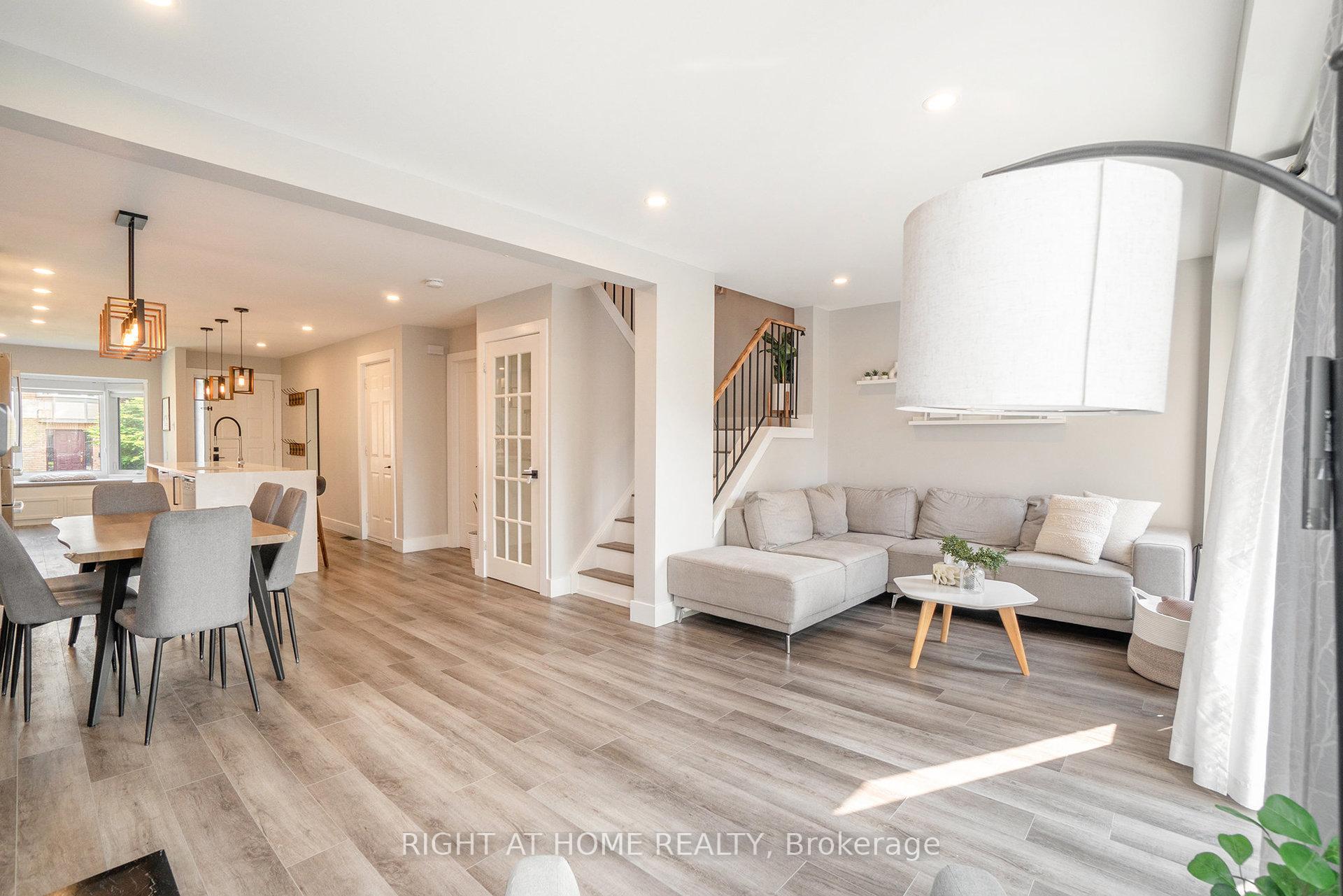 Photo 6 of 83 Versailles Private, Ottawa, Hunt Club Woods — HOMEH