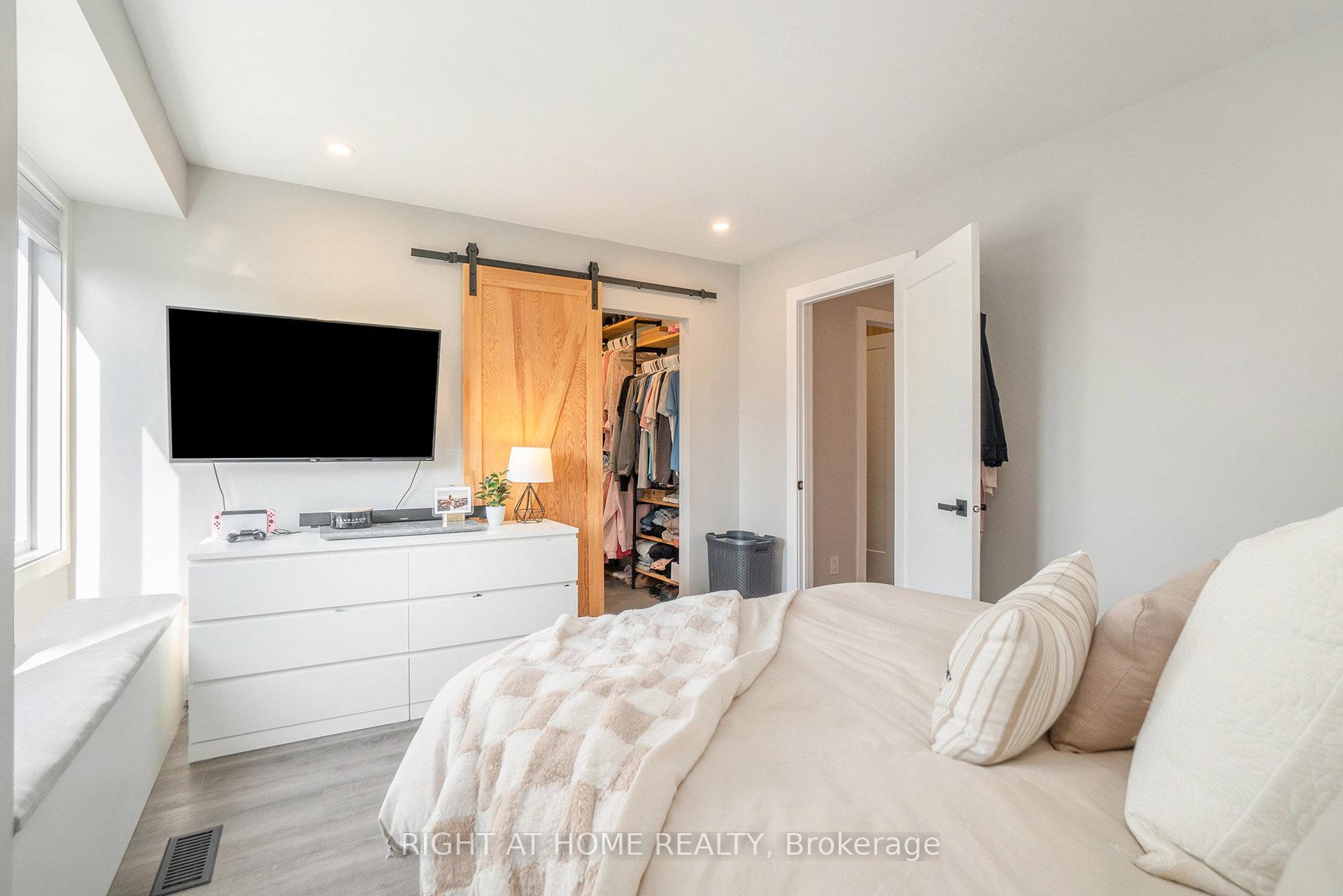 Photo 16 of 83 Versailles Private, Ottawa, Hunt Club Woods — HOMEH