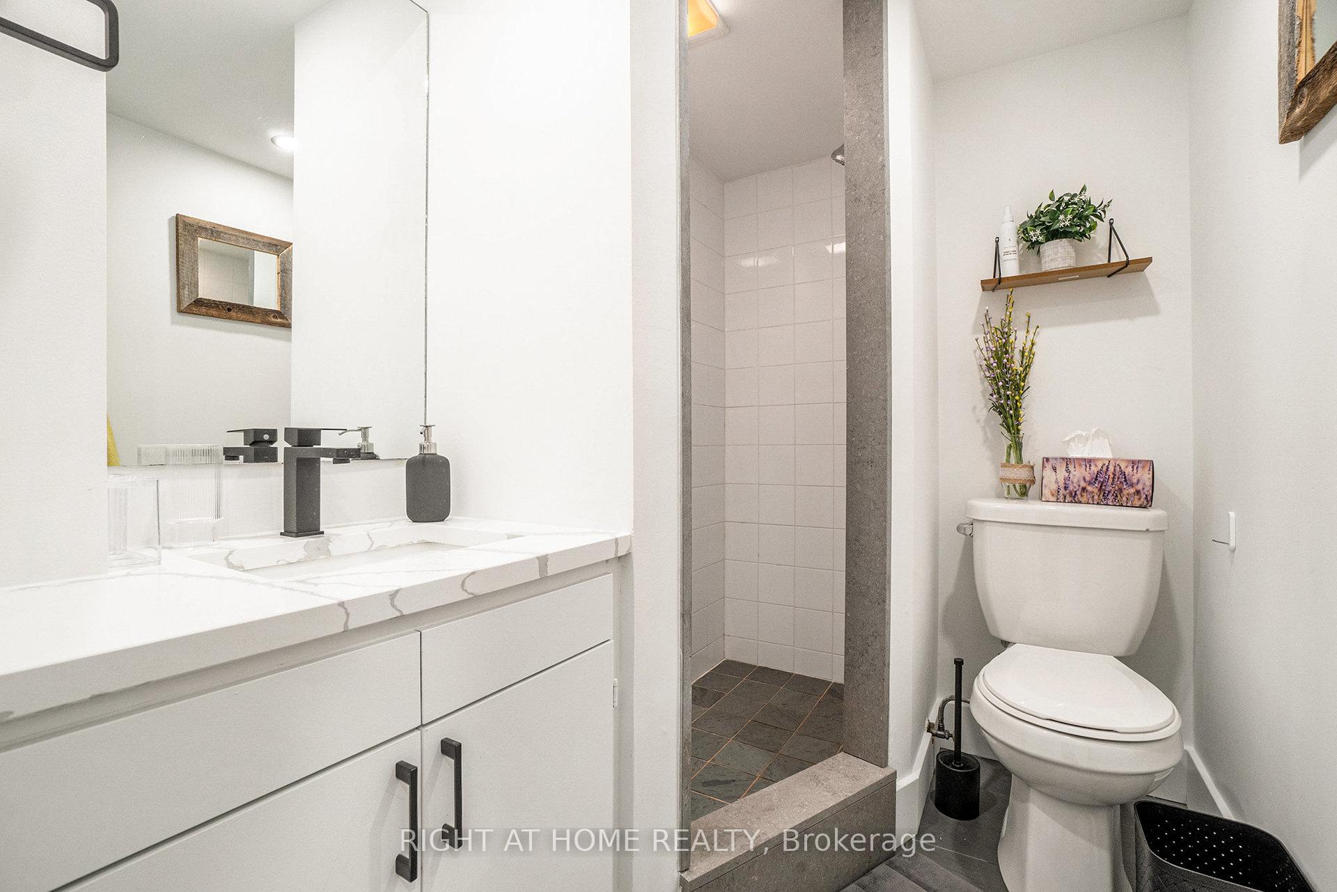 Photo 23 of 83 Versailles Private, Ottawa, Hunt Club Woods — HOMEH