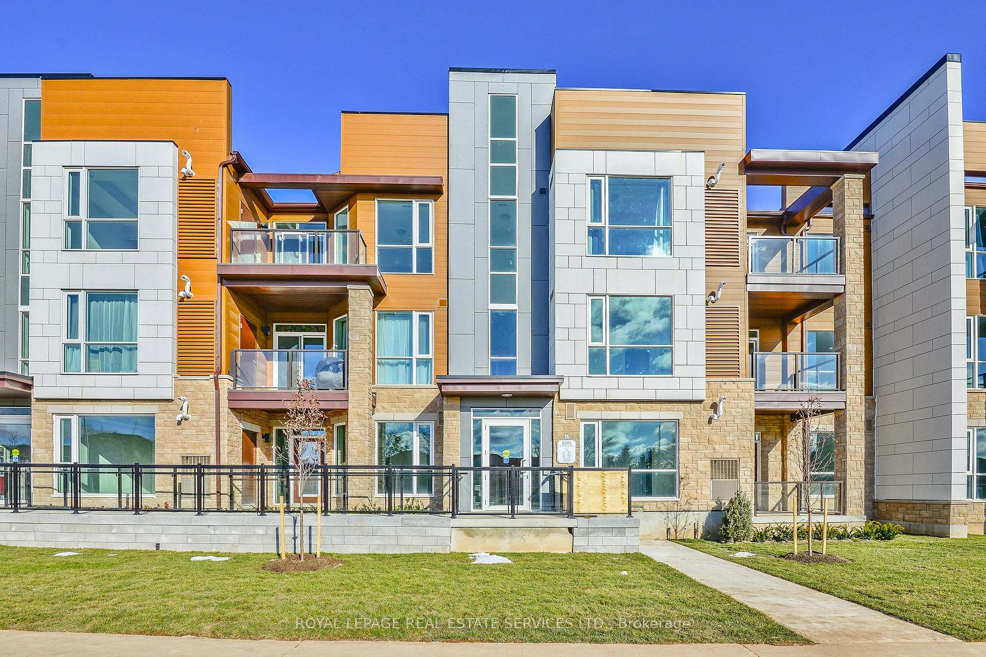 Front of Unit 103, 2393 Bronte Road