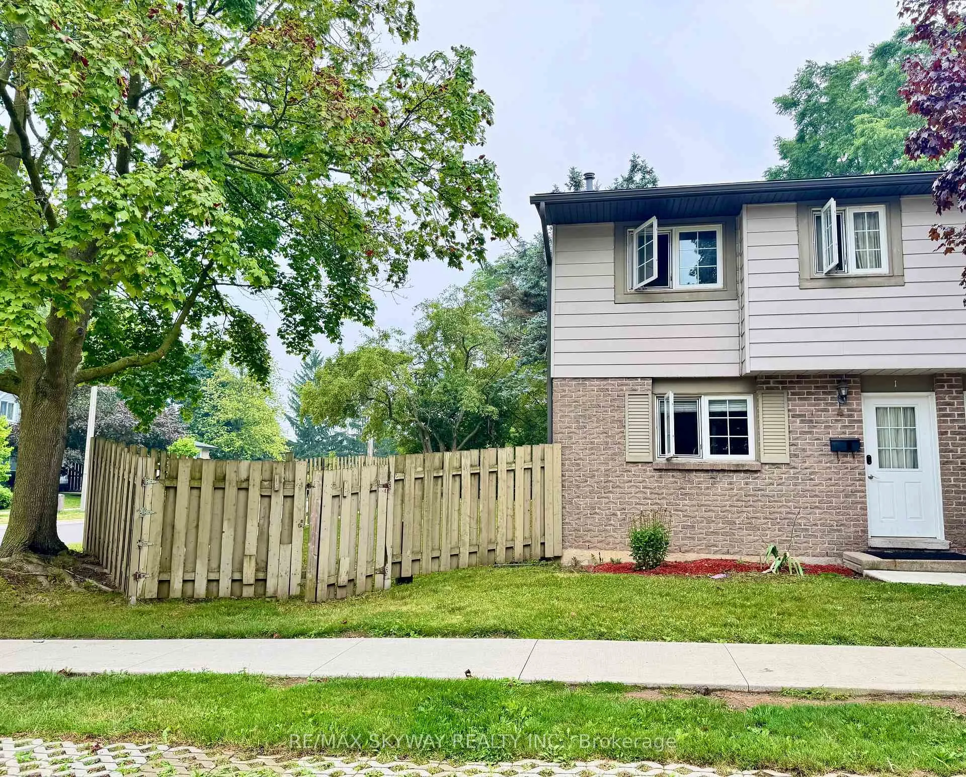 Front of Unit 1, 294 Fergus Avenue