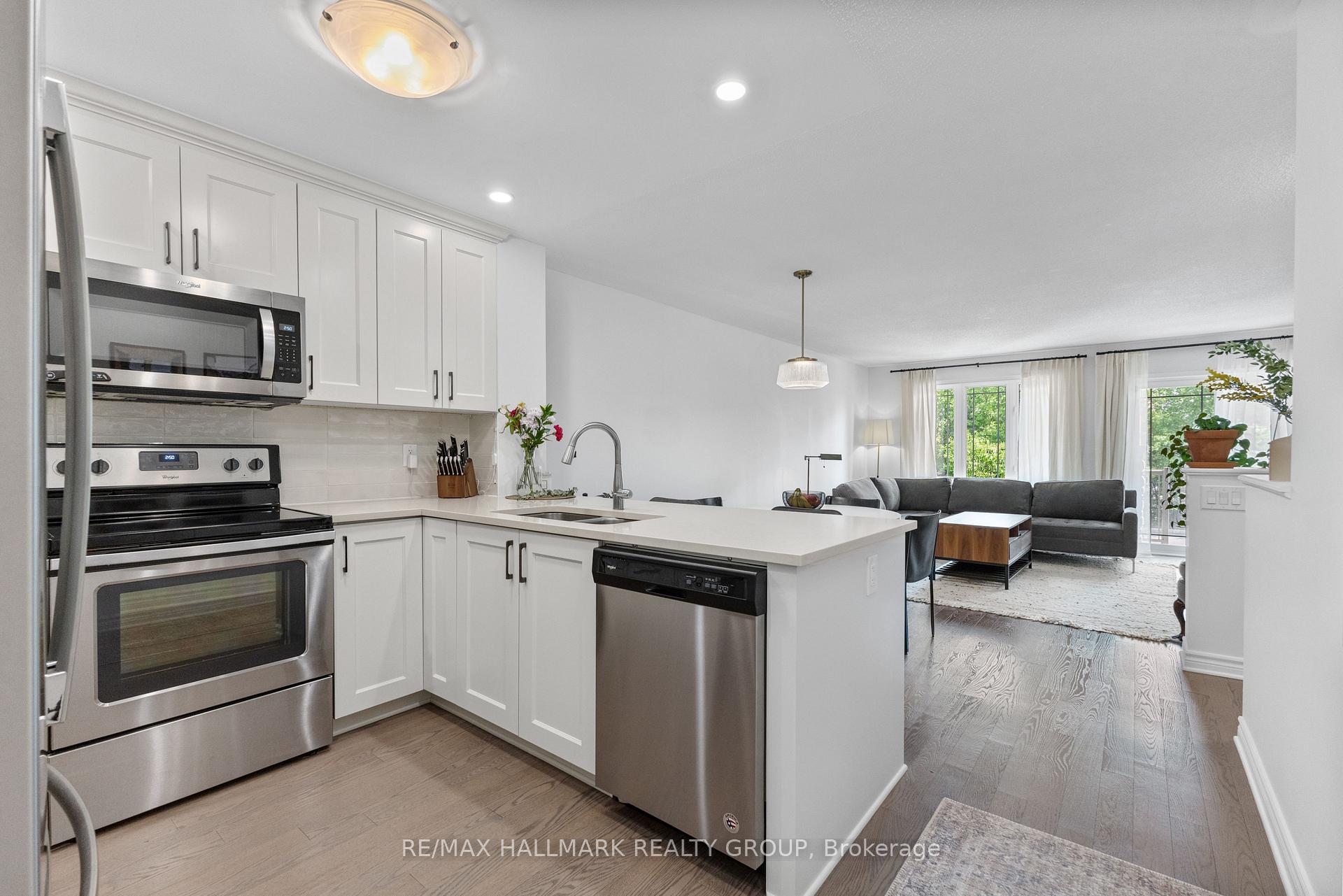 Photo 2 of Unit 112, 616 Danaca Private, Ottawa, Carson Meadows — HOMEH