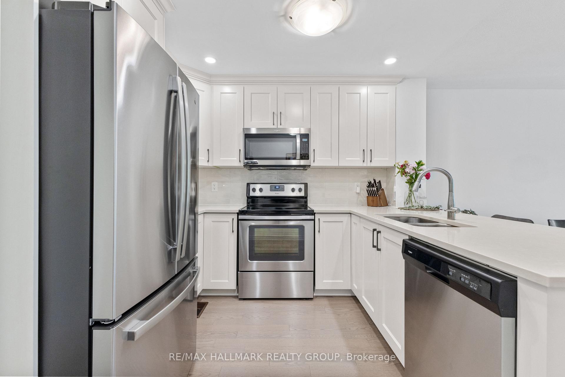 Photo 3 of Unit 112, 616 Danaca Private, Ottawa, Carson Meadows — HOMEH