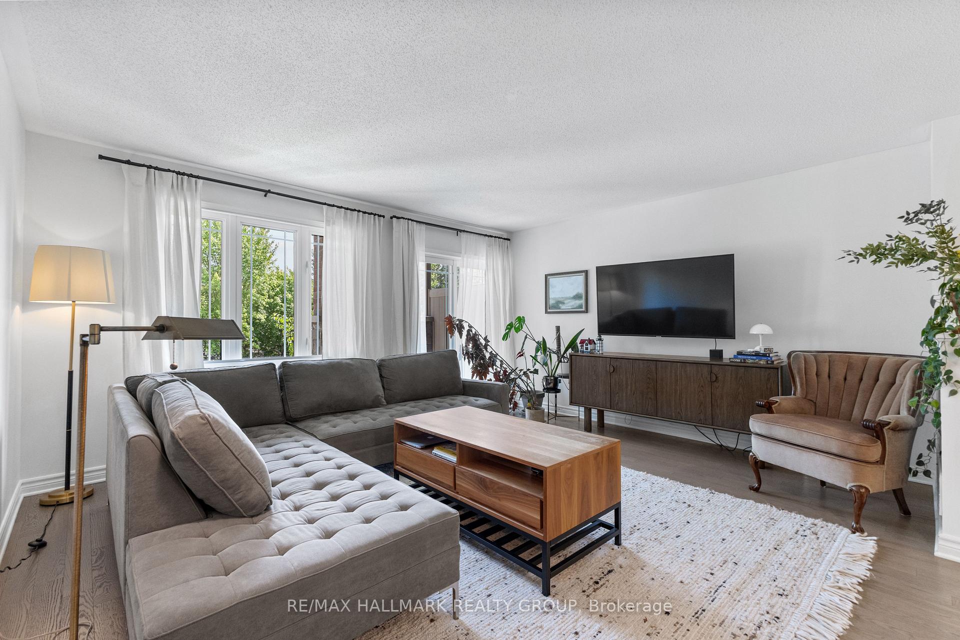 Photo 10 of Unit 112, 616 Danaca Private, Ottawa, Carson Meadows — HOMEH