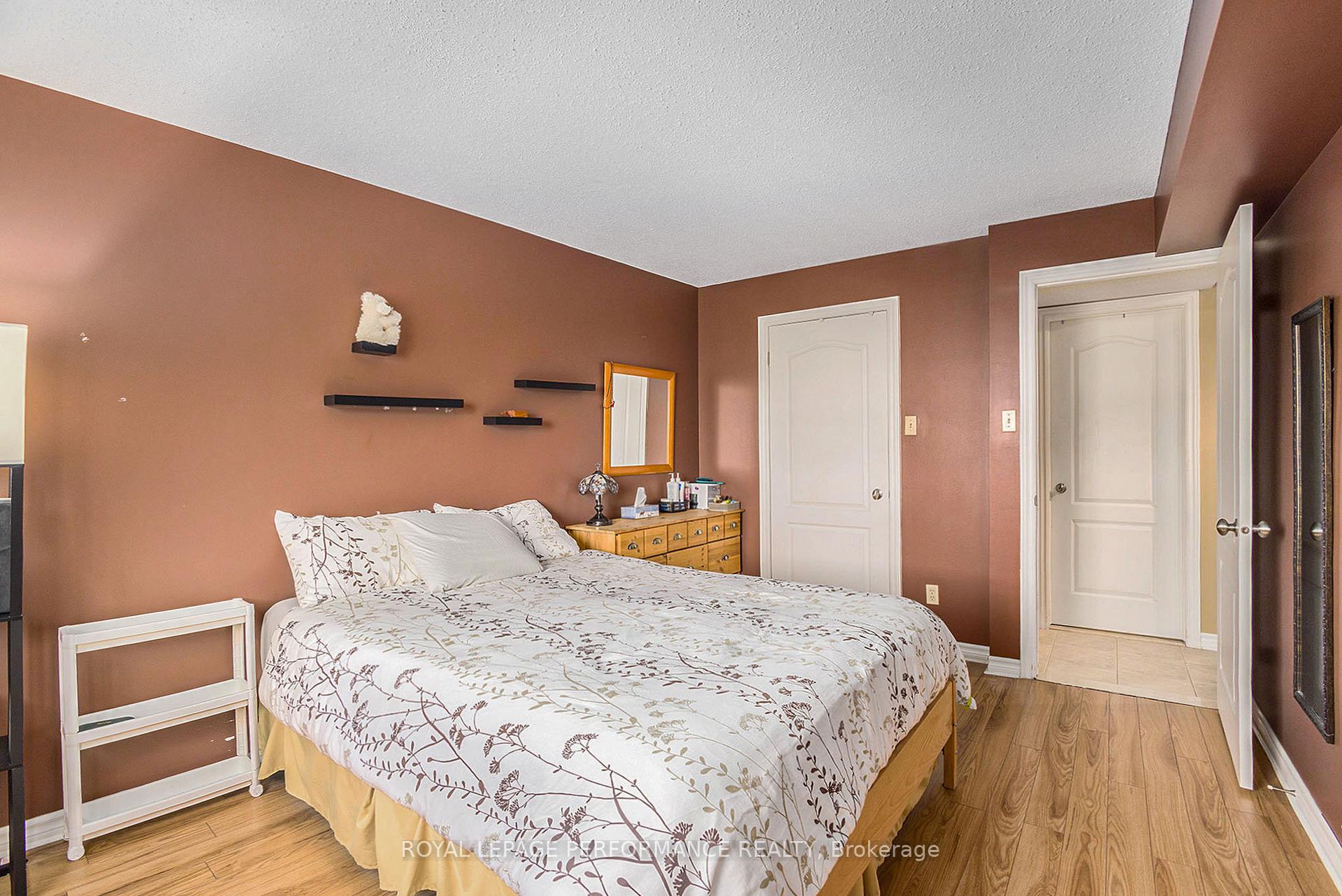 Photo 9 of Unit 308, 345 Centrum Boulevard, Ottawa, Bilberry Creek/Queenswood Heights — HOMEH