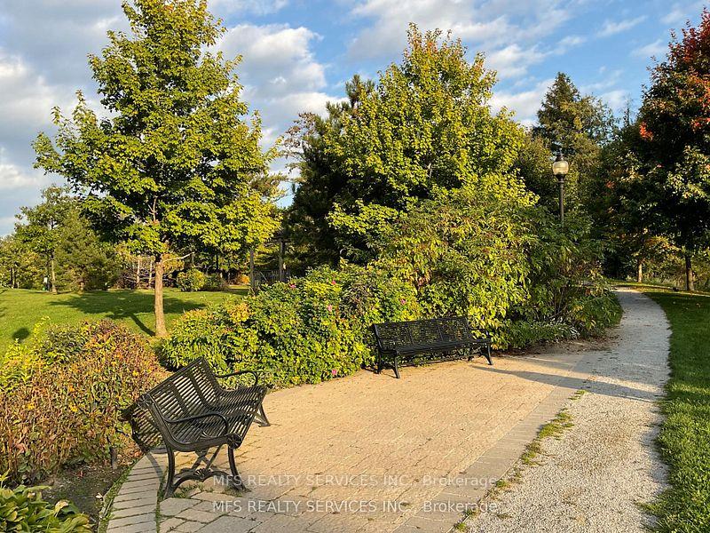 Photo 5 of Unit 1601, 9235 Jane Street, Vaughan, Maple — HOMEH