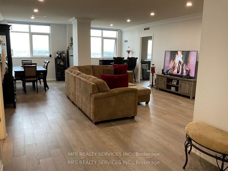 Photo 10 of Unit 1601, 9235 Jane Street, Vaughan, Maple — HOMEH