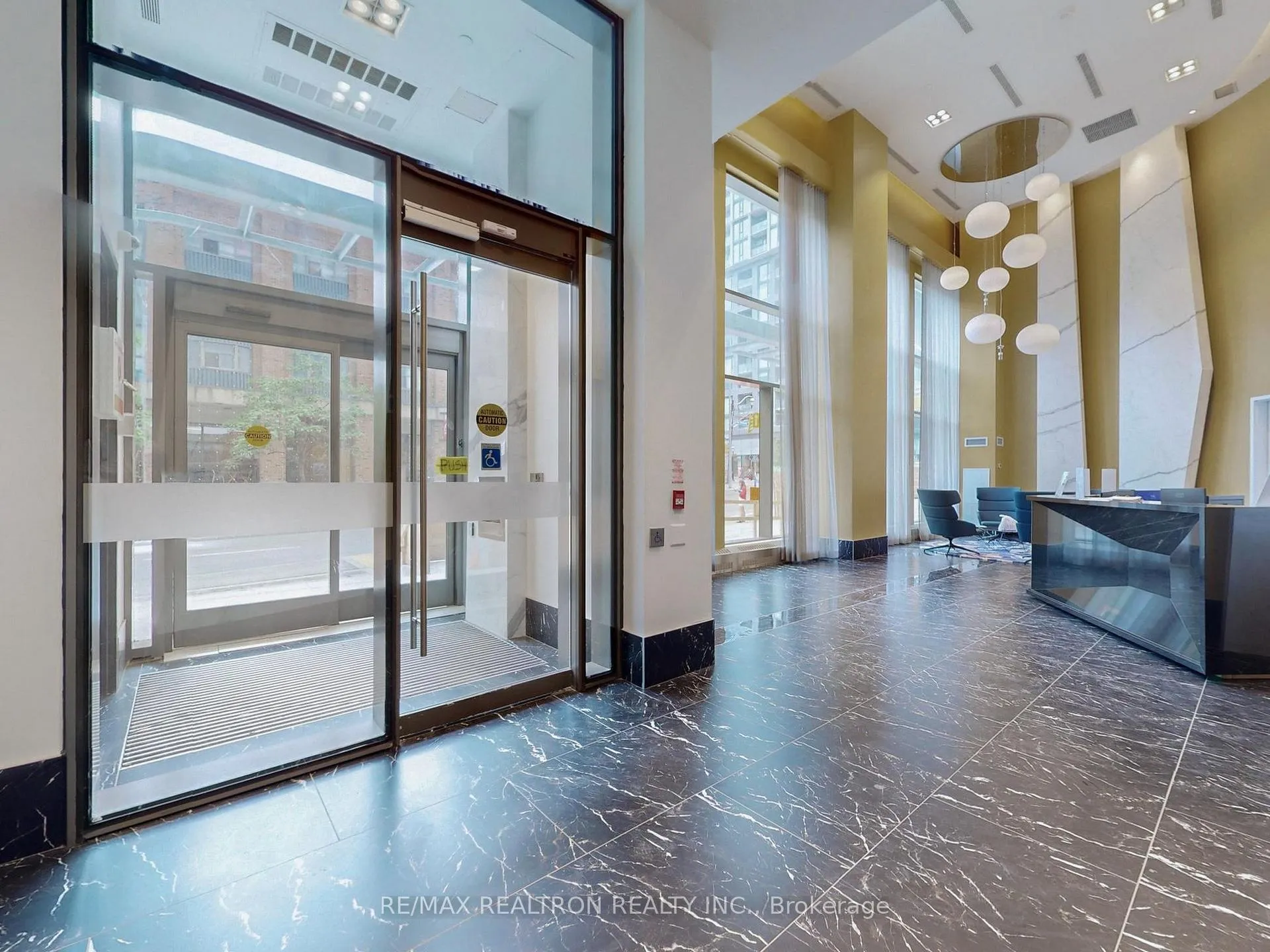Photo 3 of Unit 1202, 70 Princess Street, Toronto, Moss Park — HOMEH
