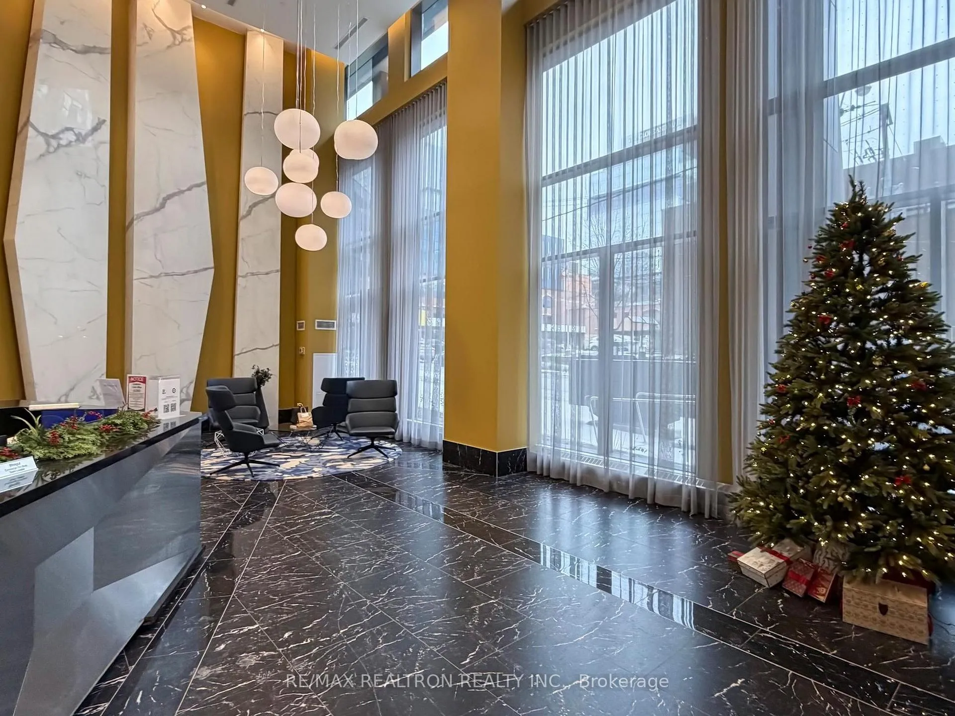 Photo 4 of Unit 1202, 70 Princess Street, Toronto, Moss Park — HOMEH