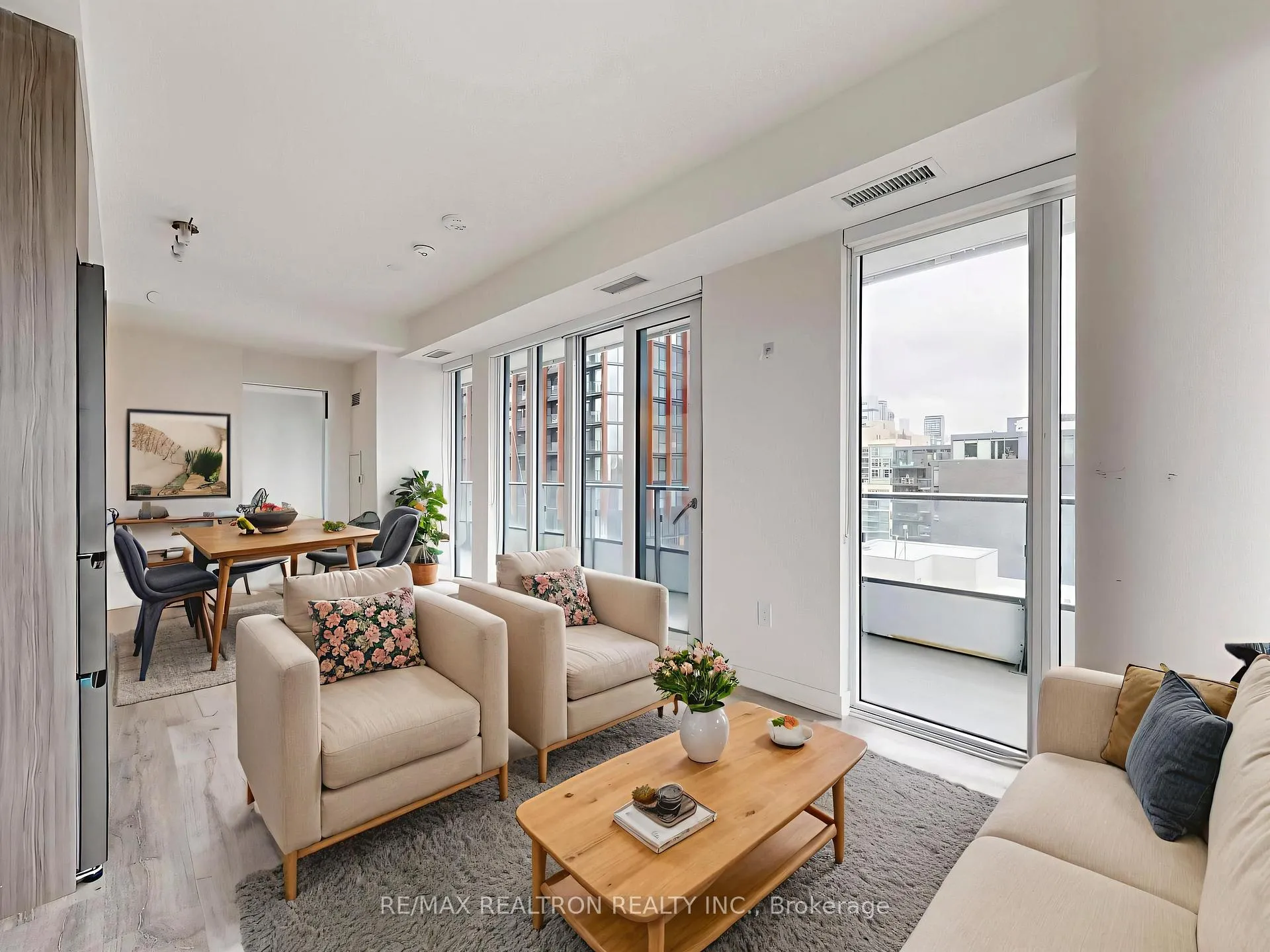 Photo 7 of Unit 1202, 70 Princess Street, Toronto, Moss Park — HOMEH