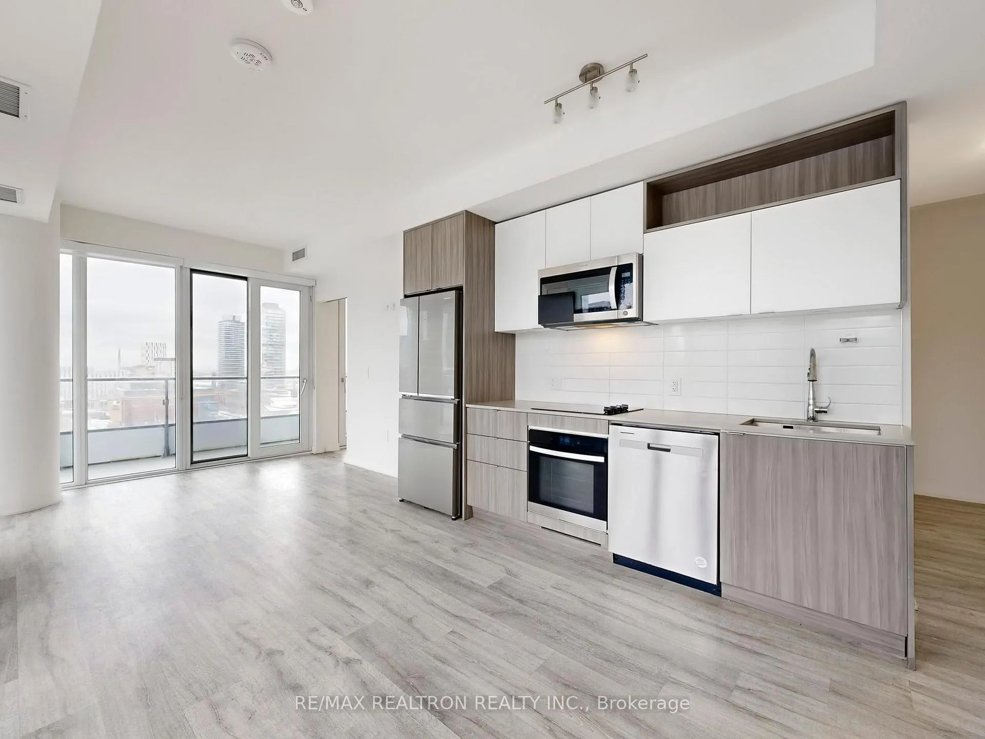 Photo 12 of Unit 1202, 70 Princess Street, Toronto, Moss Park — HOMEH
