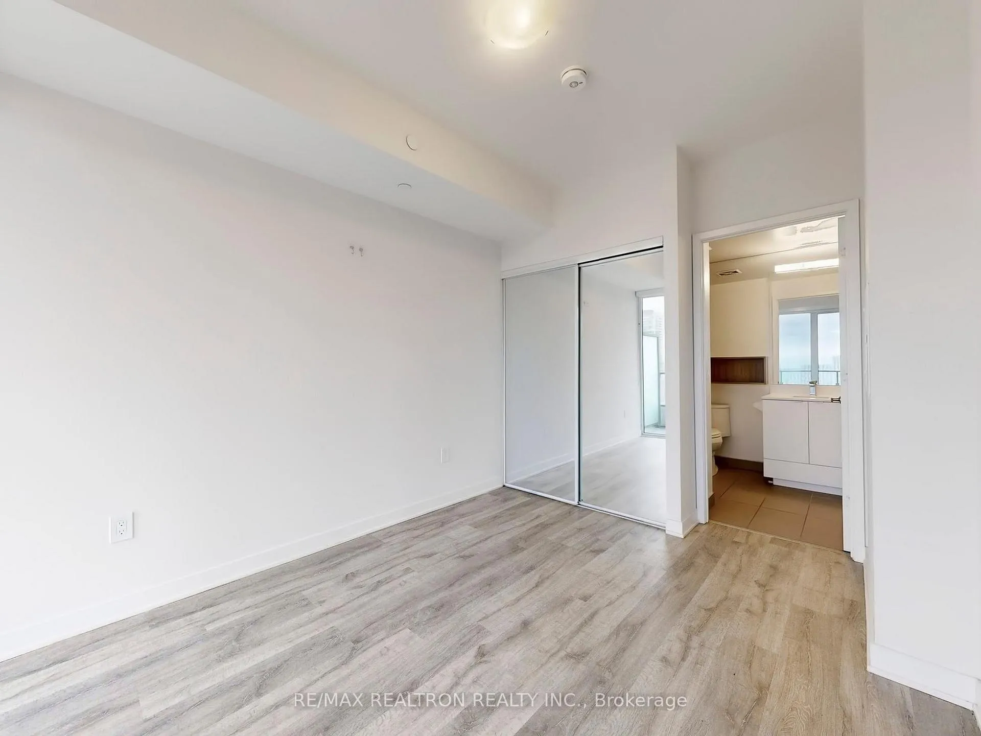 Photo 18 of Unit 1202, 70 Princess Street, Toronto, Moss Park — HOMEH