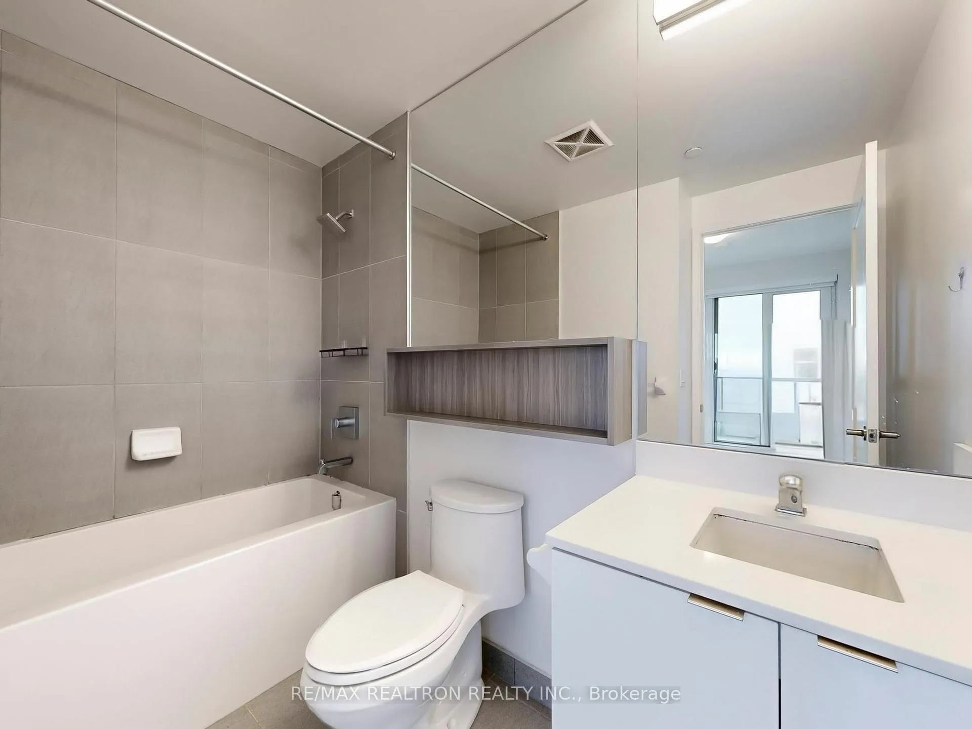 Photo 19 of Unit 1202, 70 Princess Street, Toronto, Moss Park — HOMEH