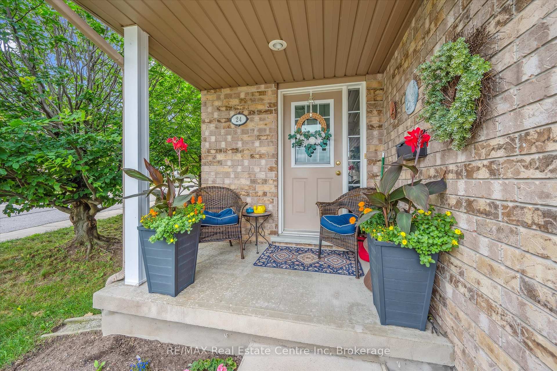Photo 2 of Unit 24, 31 Schroder Crescent, Guelph, Grange Road — HOMEH