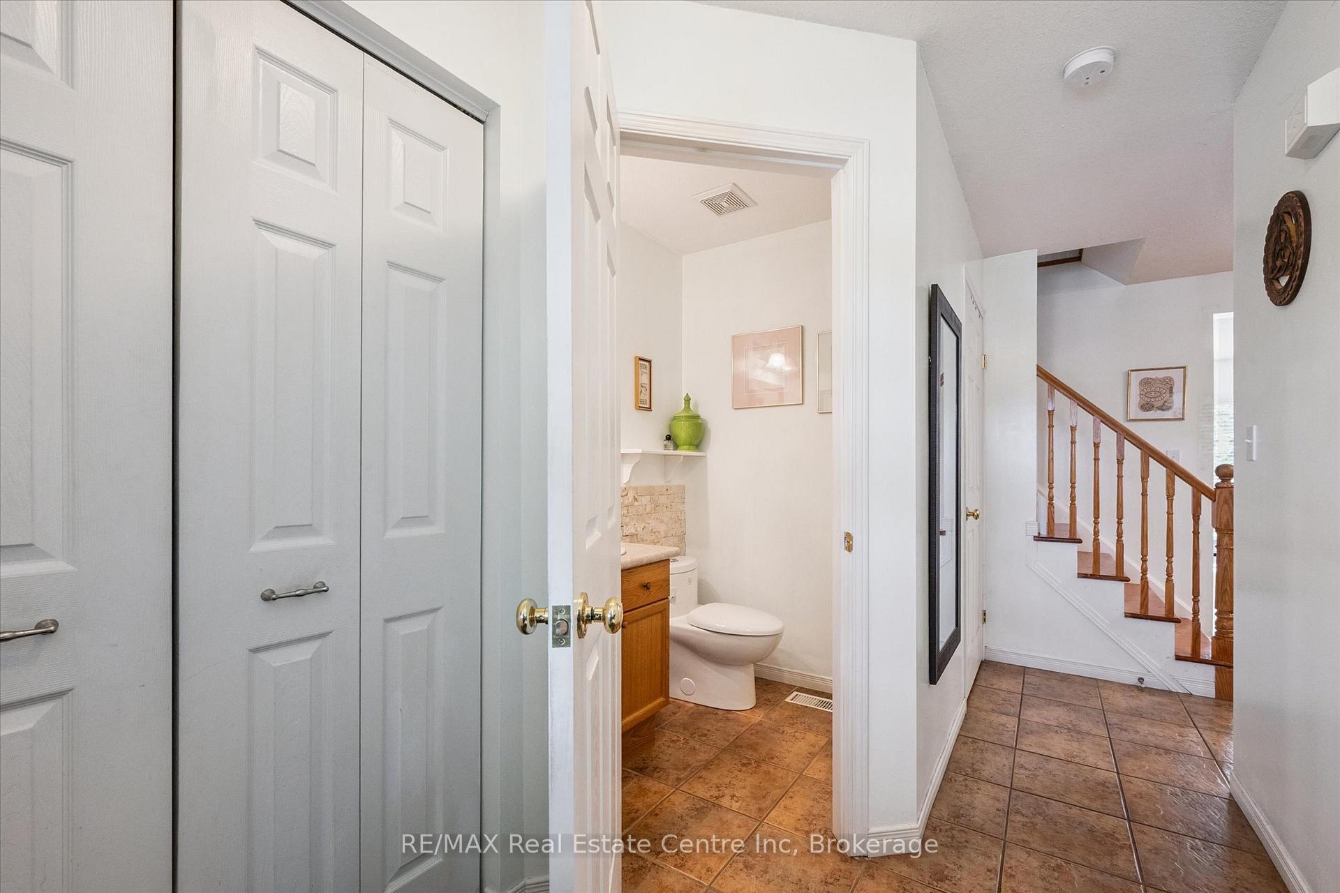 Photo 3 of Unit 24, 31 Schroder Crescent, Guelph, Grange Road — HOMEH