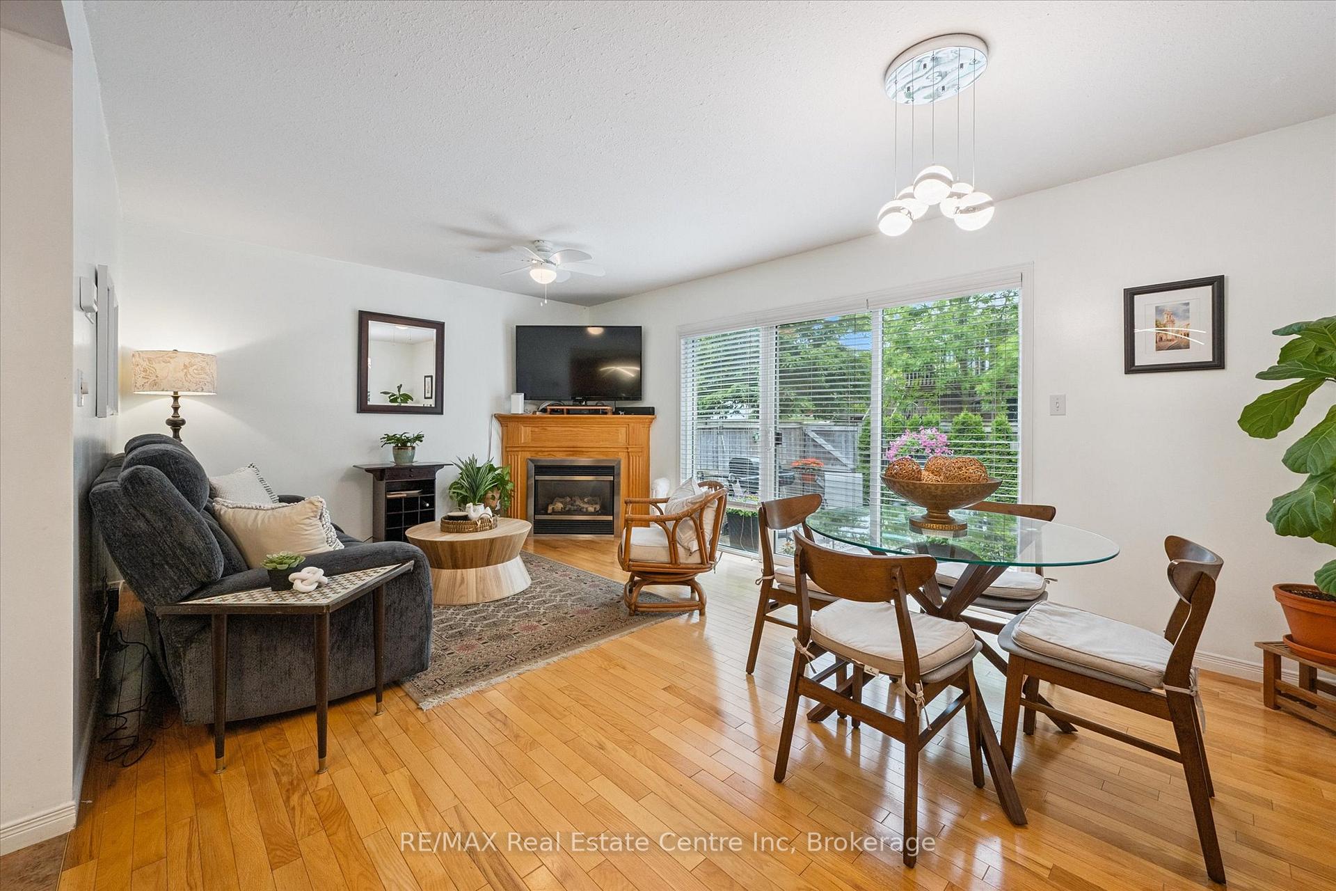 Photo 4 of Unit 24, 31 Schroder Crescent, Guelph, Grange Road — HOMEH