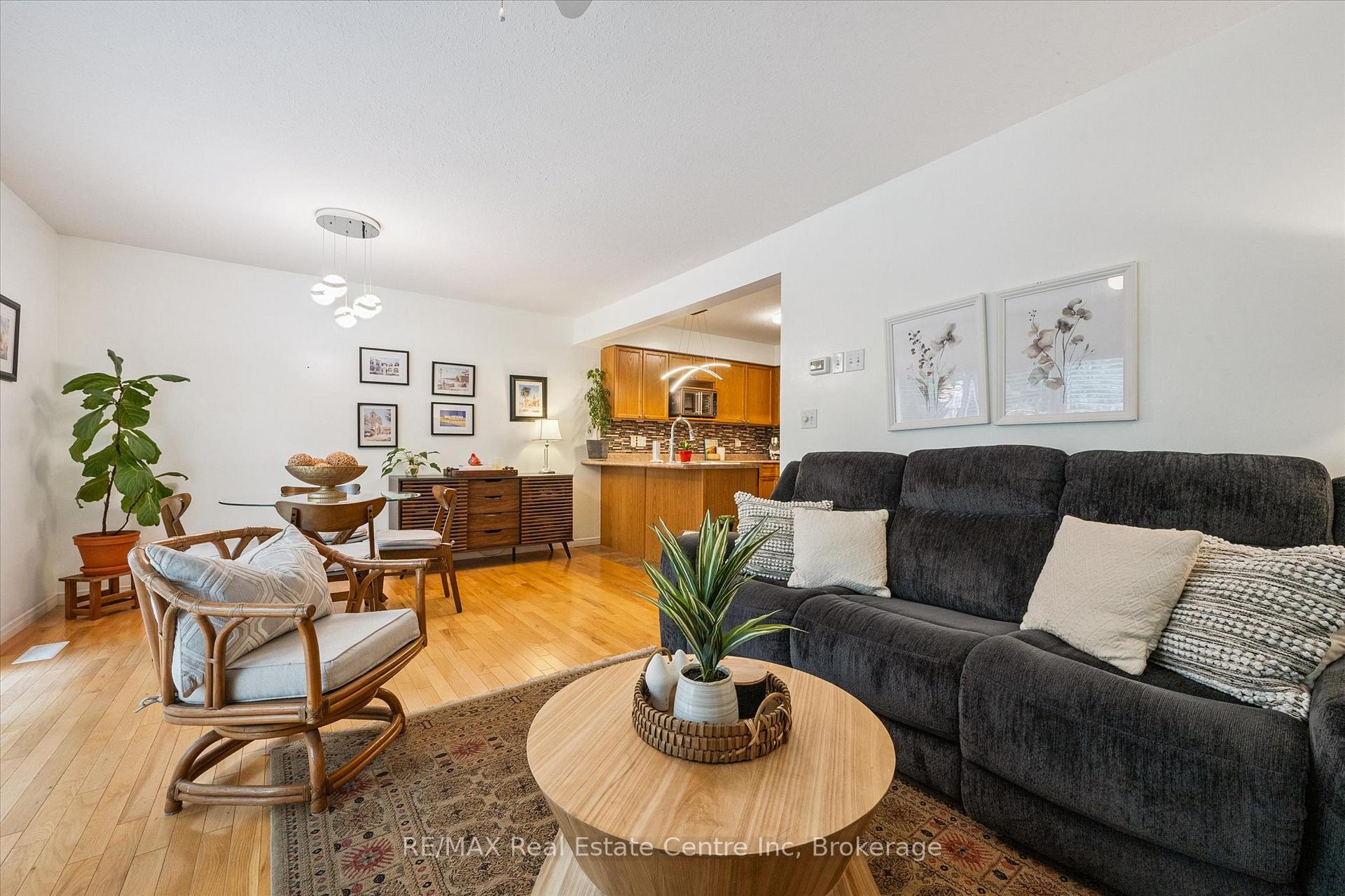 Photo 6 of Unit 24, 31 Schroder Crescent, Guelph, Grange Road — HOMEH