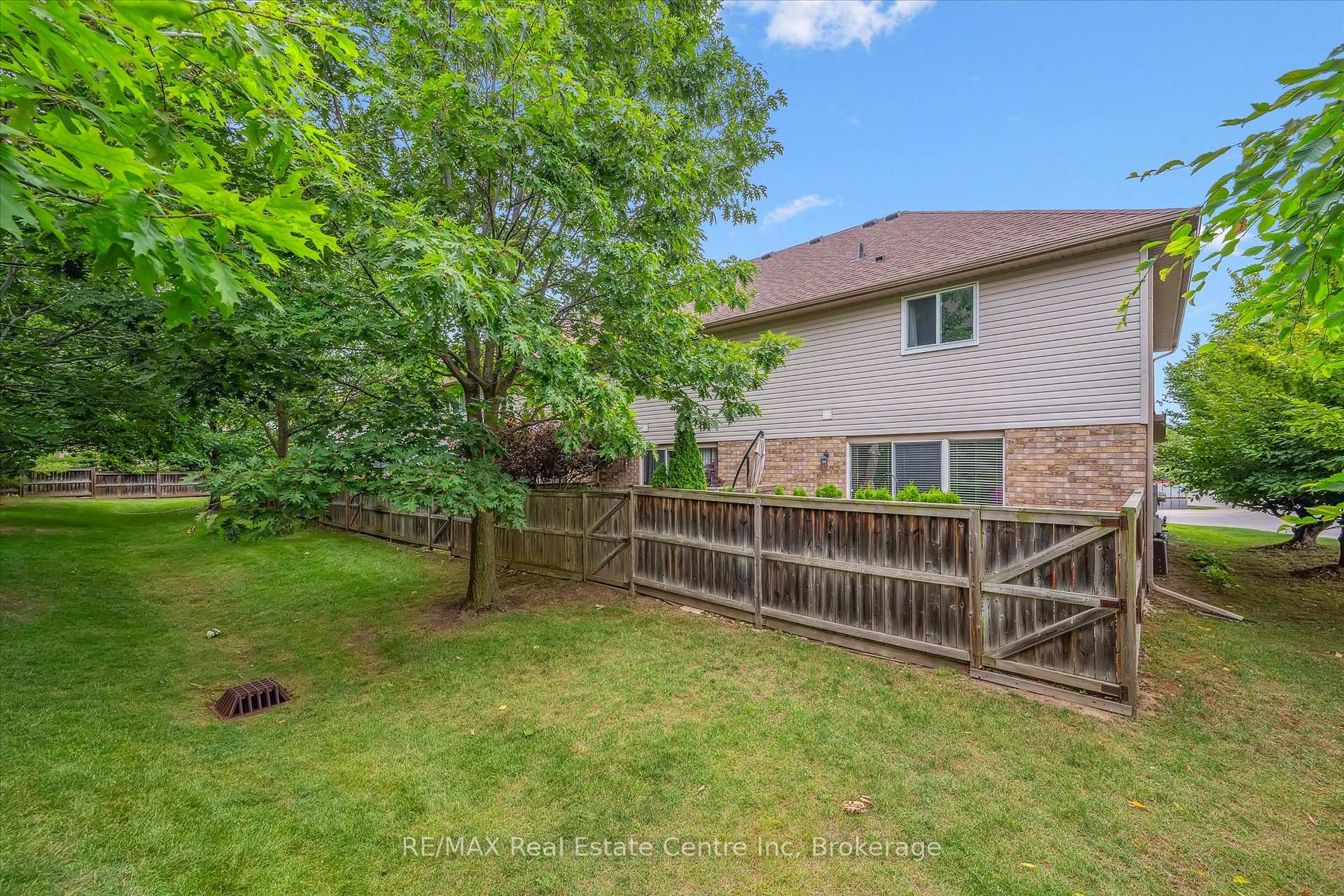 Photo 23 of Unit 24, 31 Schroder Crescent, Guelph, Grange Road — HOMEH
