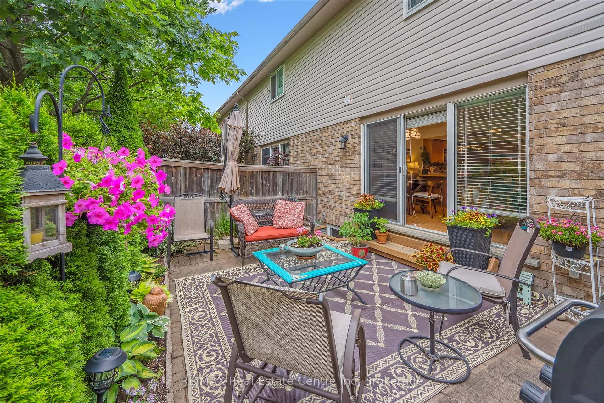 Photo 24 of Unit 24, 31 Schroder Crescent, Guelph, Grange Road — HOMEH