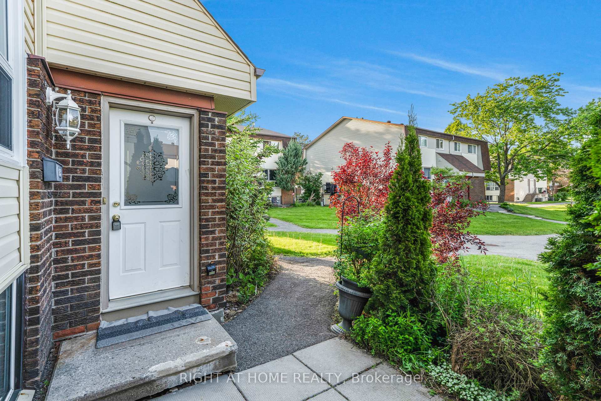 Photo 1 of 23D Forester Crescent, Ottawa, Westcliffe Estates — HOMEH