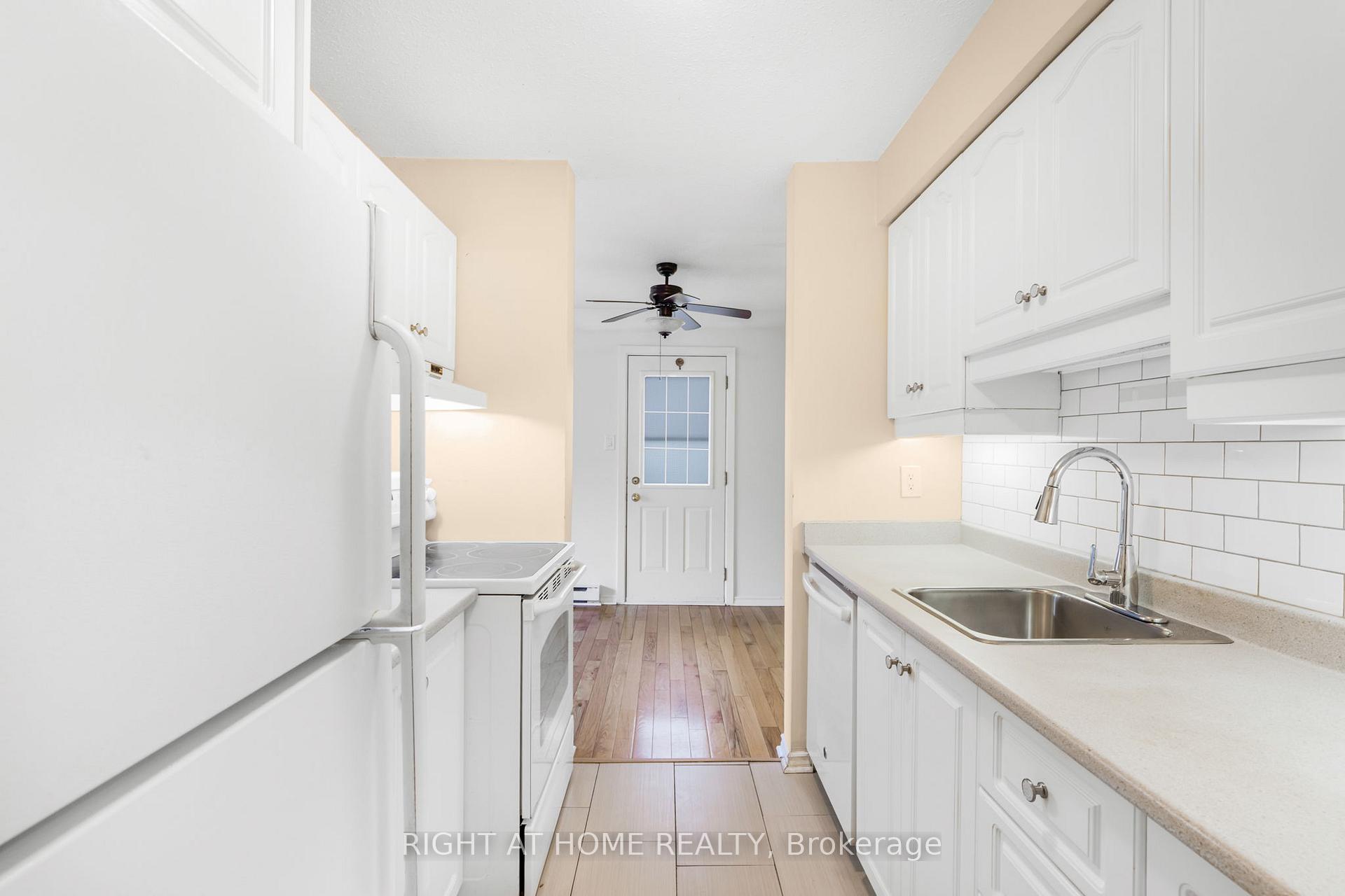Photo 10 of 23D Forester Crescent, Ottawa, Westcliffe Estates — HOMEH
